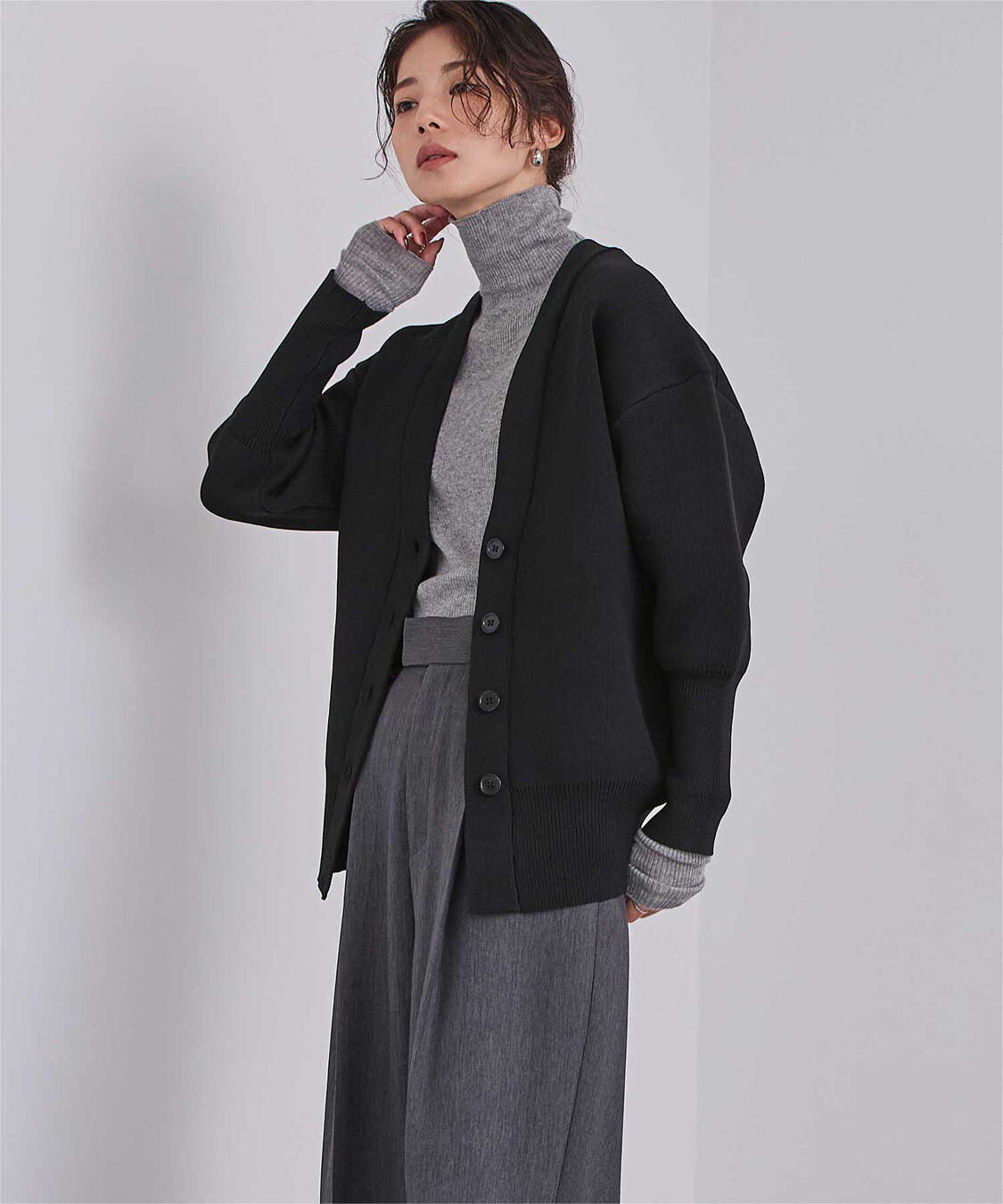 ur's「スポンディッシュVネックニットカーディガン」|ニット・セーター|