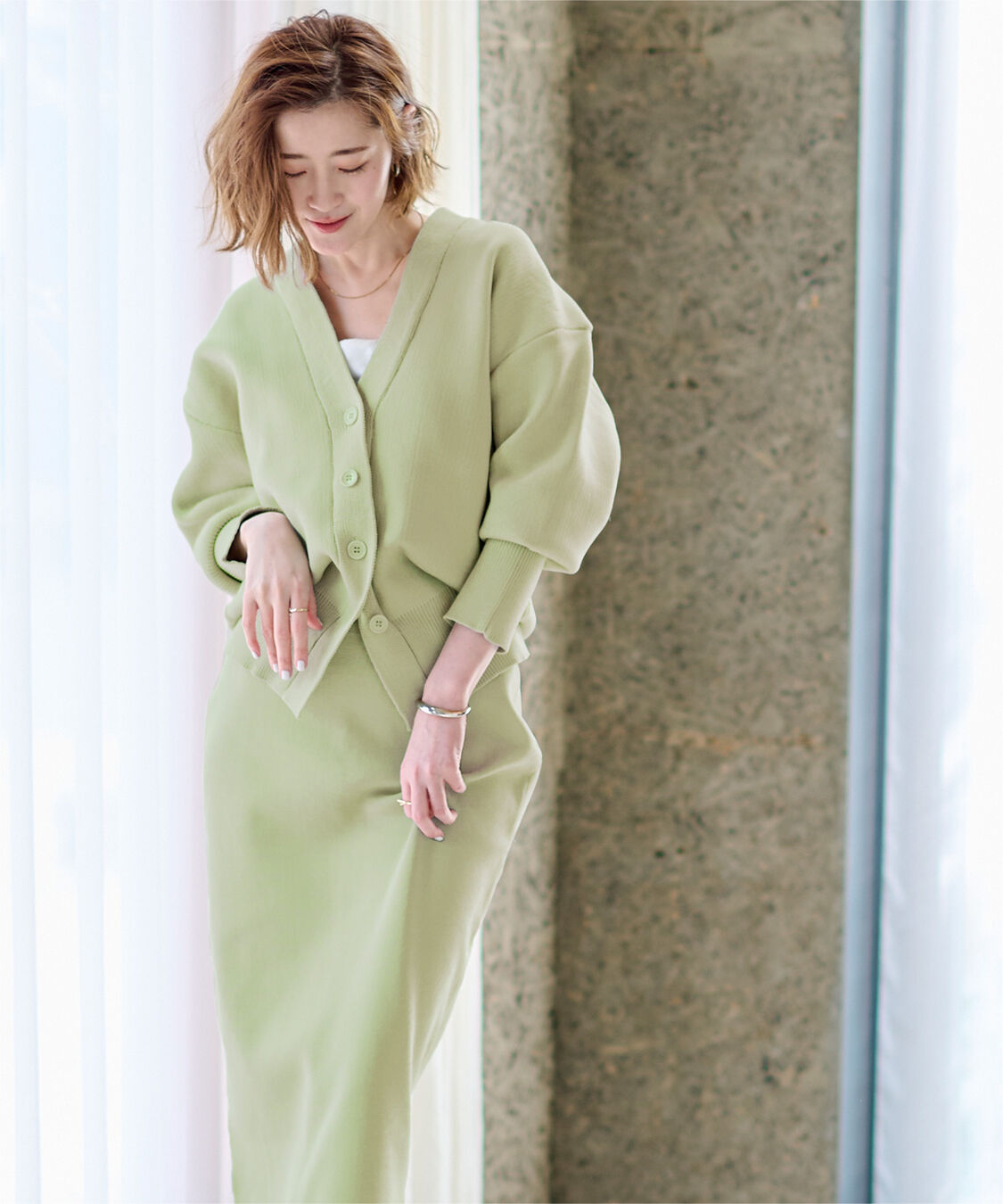 ur's「スポンディッシュVネックニットカーディガン」|ニット・セーター|