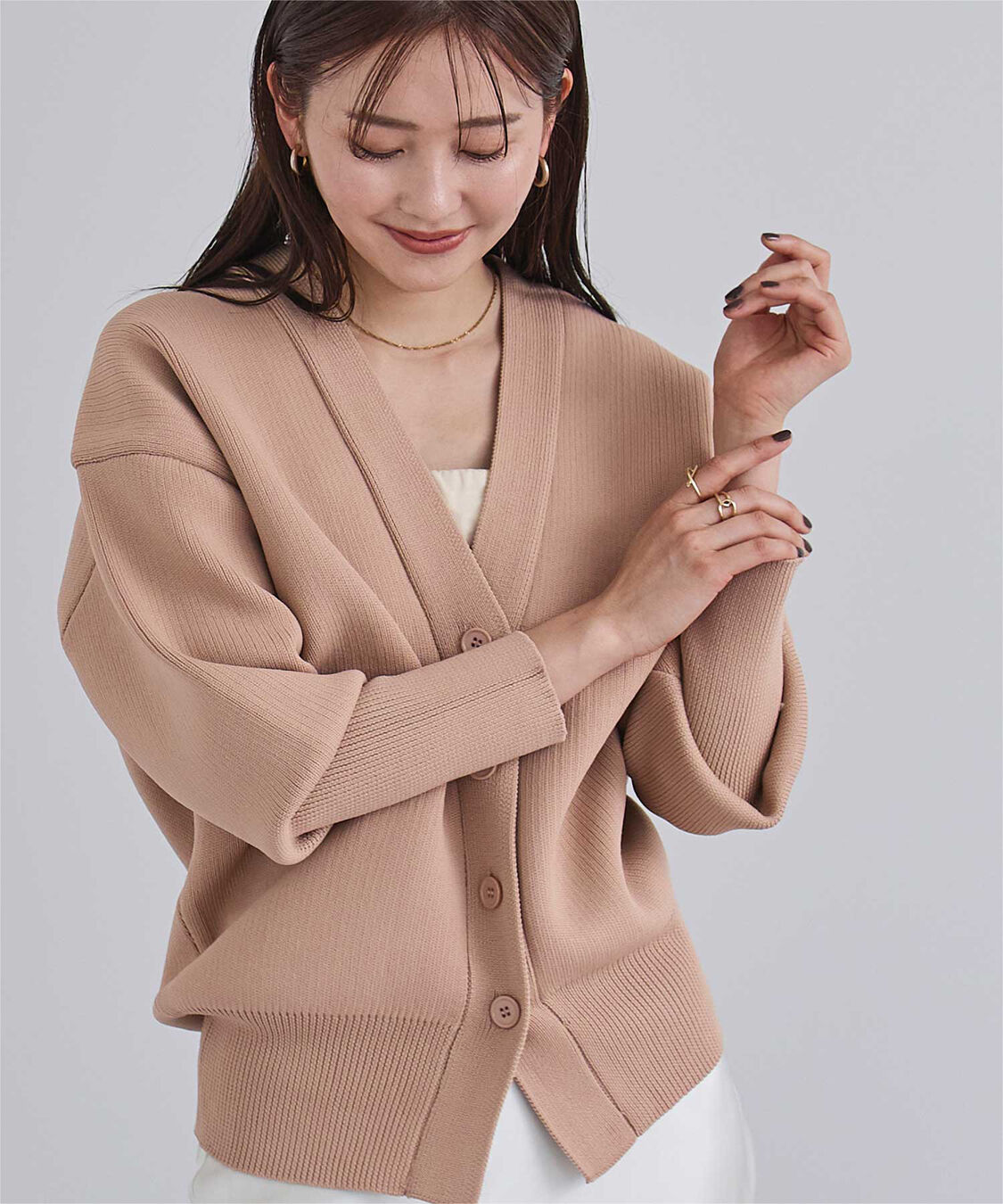 ur's「スポンディッシュVネックニットカーディガン」|ニット・セーター|