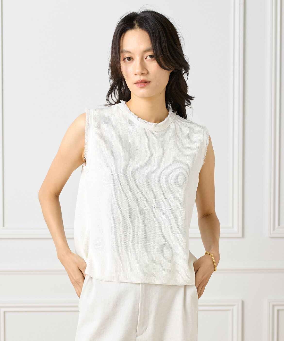 INED「ミニフリンジ付きノースリブニット」|ニット・セーター|オフホワイト1