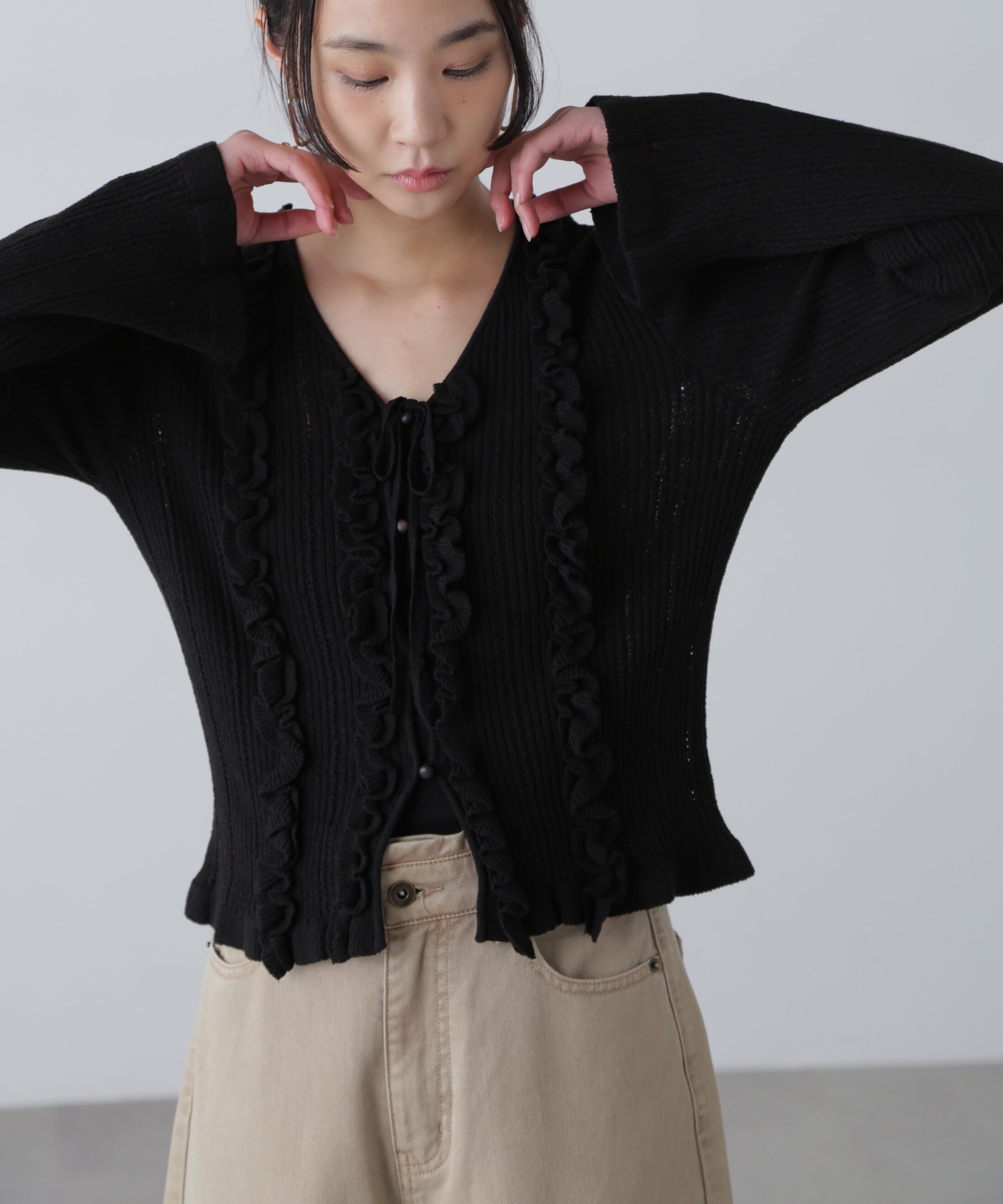  「フリルアイレットリブニットカーディガン」|ニット・セーター|ブラック