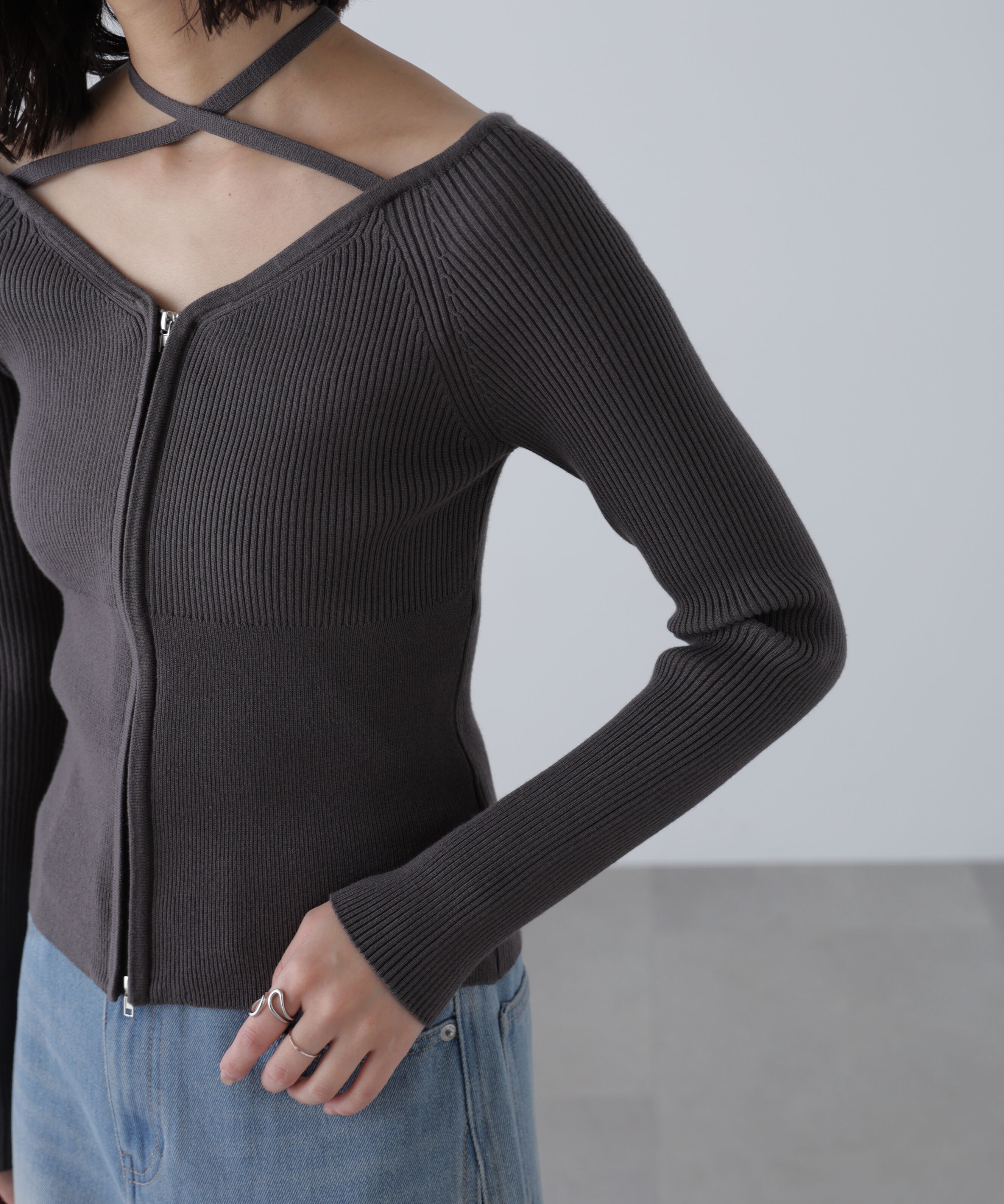  「ジップアップオフショルダーリブニット」|ニット・セーター|