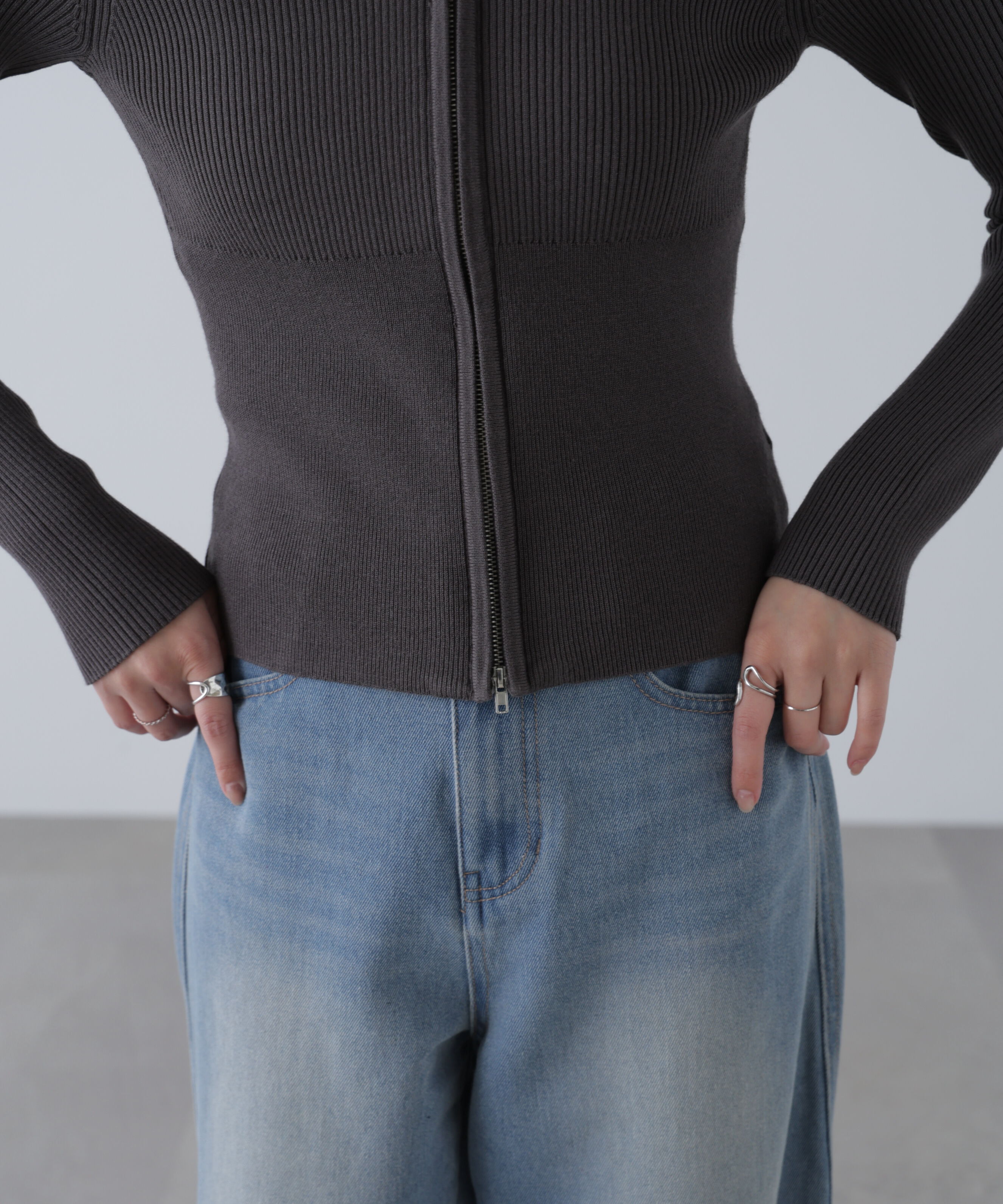  「ジップアップオフショルダーリブニット」|ニット・セーター|