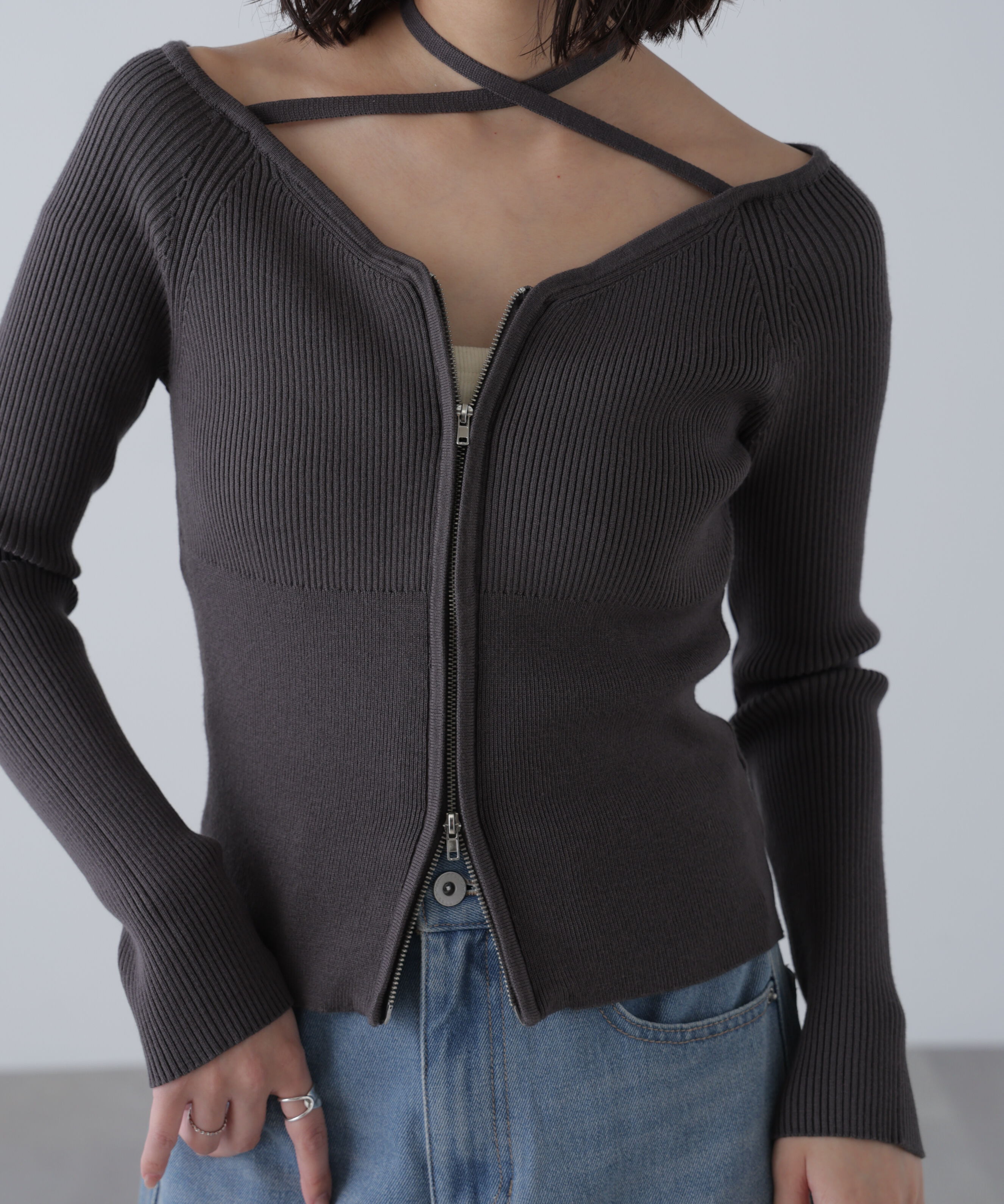  「ジップアップオフショルダーリブニット」|ニット・セーター|