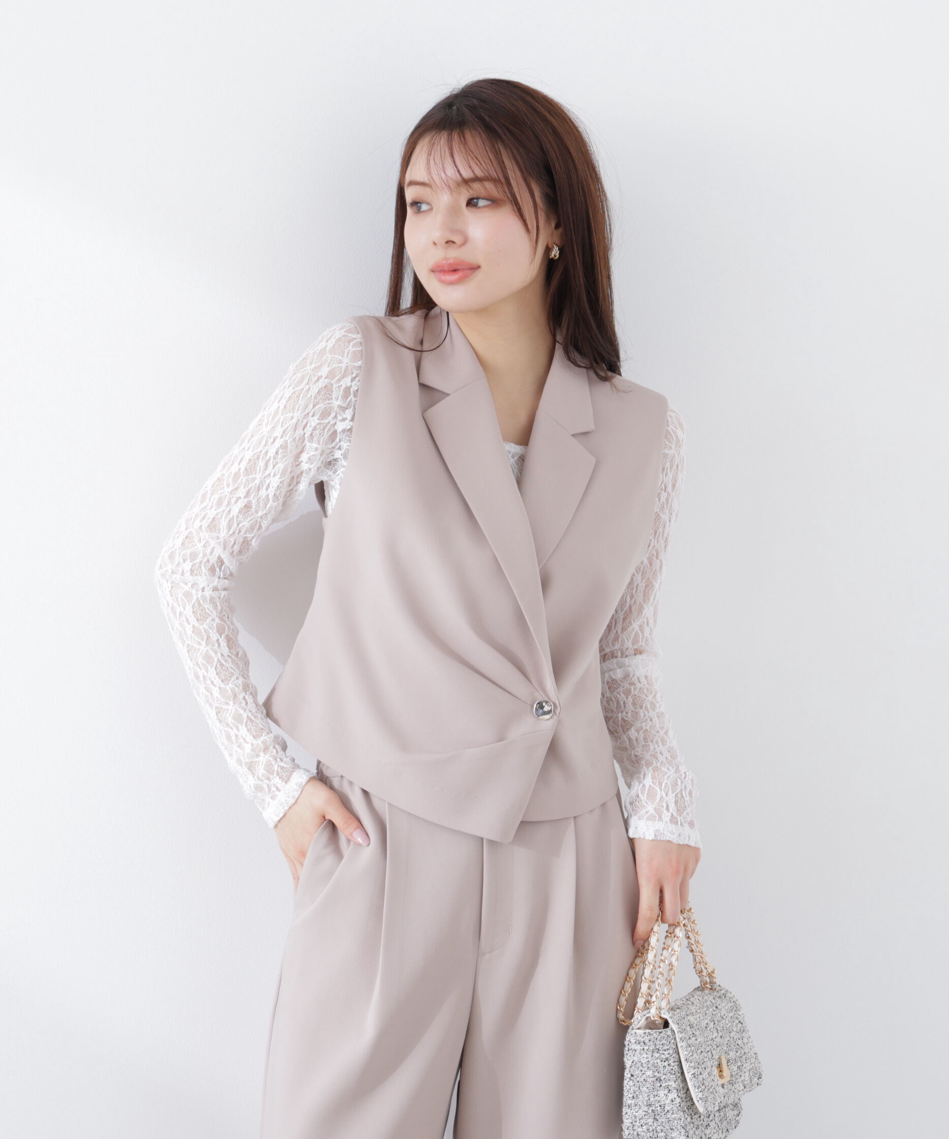 PROPORTION BODY DRESSING「タックアシメジレ　26SS」|ブルゾン・スタジャン|ピンクベージ