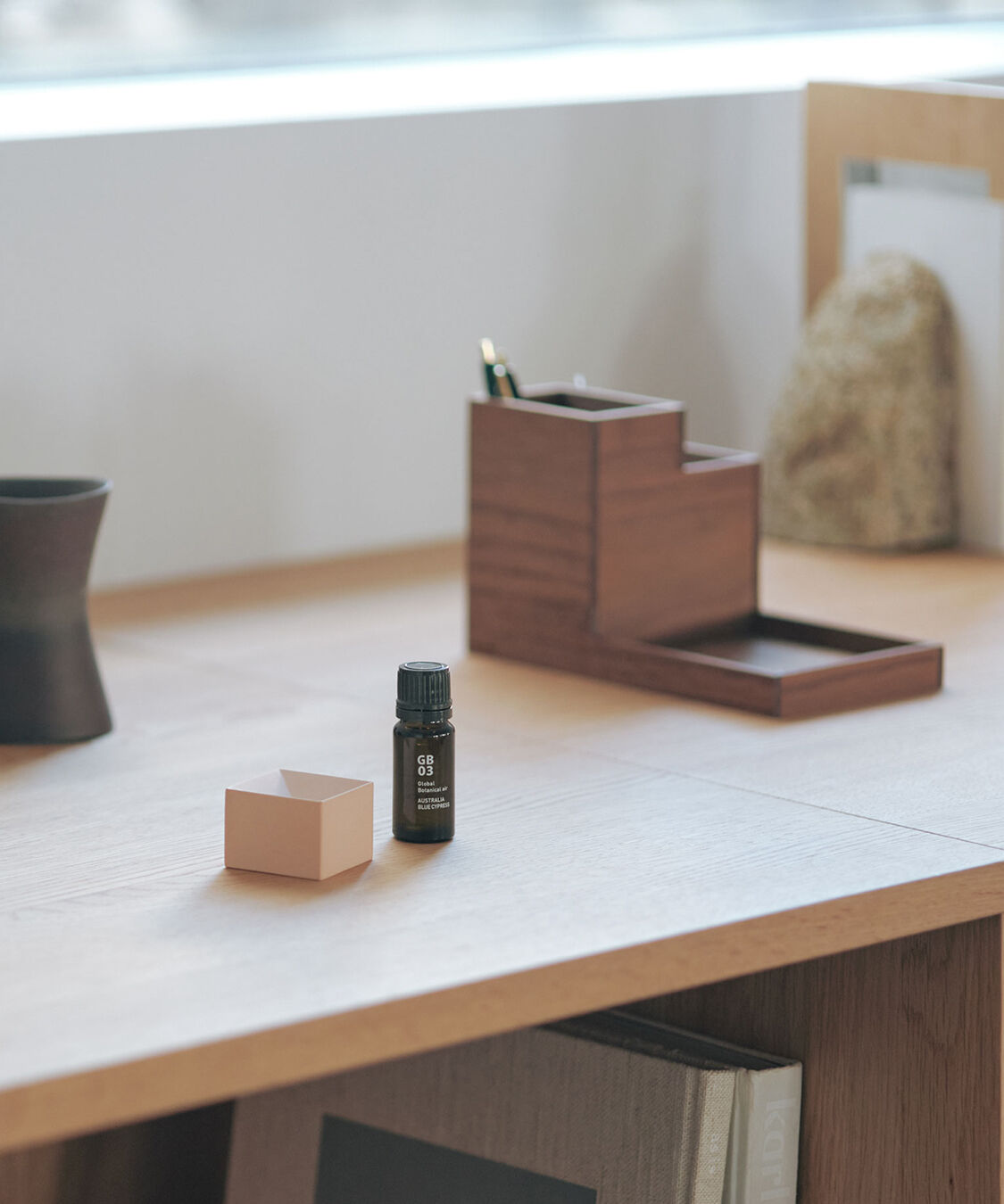 アットアロマ「ストーンディフューザー トキ [S]」|アロマ・ルームフレグランス|