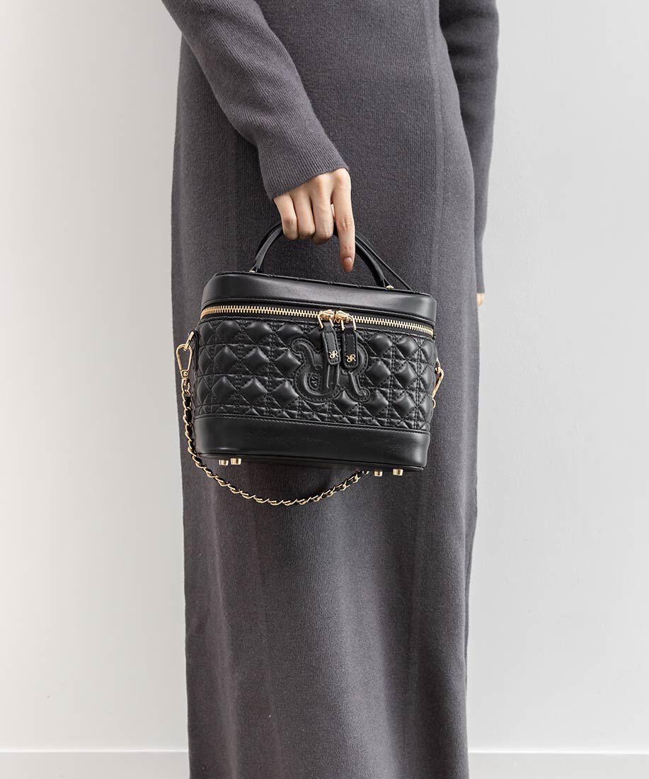  「2WAY モノグラムロゴキルティングバニティバッグ」|ハンドバッグ|