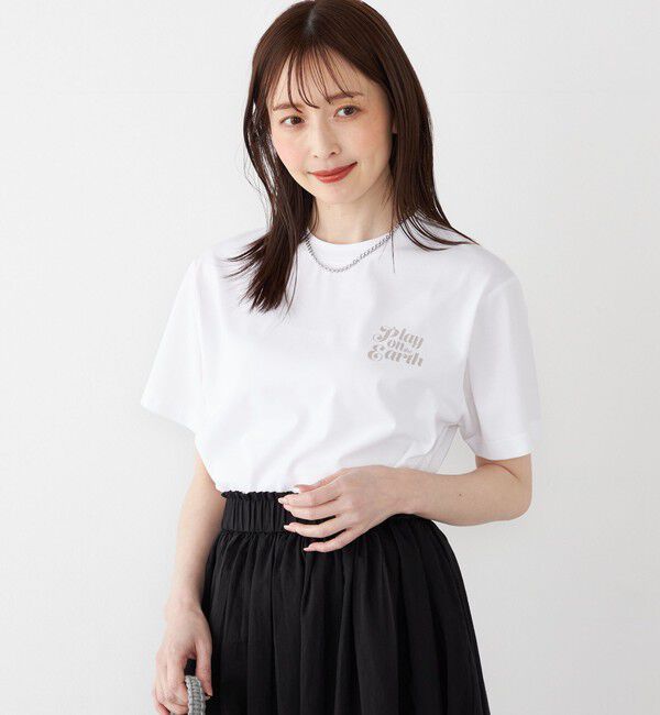 SHIPS Colors 「【SHIPS Colors 別注】FIRST DOWN:〈撥水〉エンブロイダリー ロゴ Tシャツ」|Tシャツ・カットソー|オフホワイト