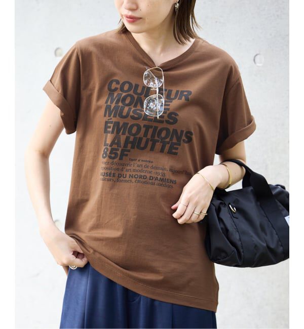 SLOBE IENA「La Hutte/ラ ユット SLOBE別注 ロゴTシャツ」|Tシャツ・カットソー|ブラウン