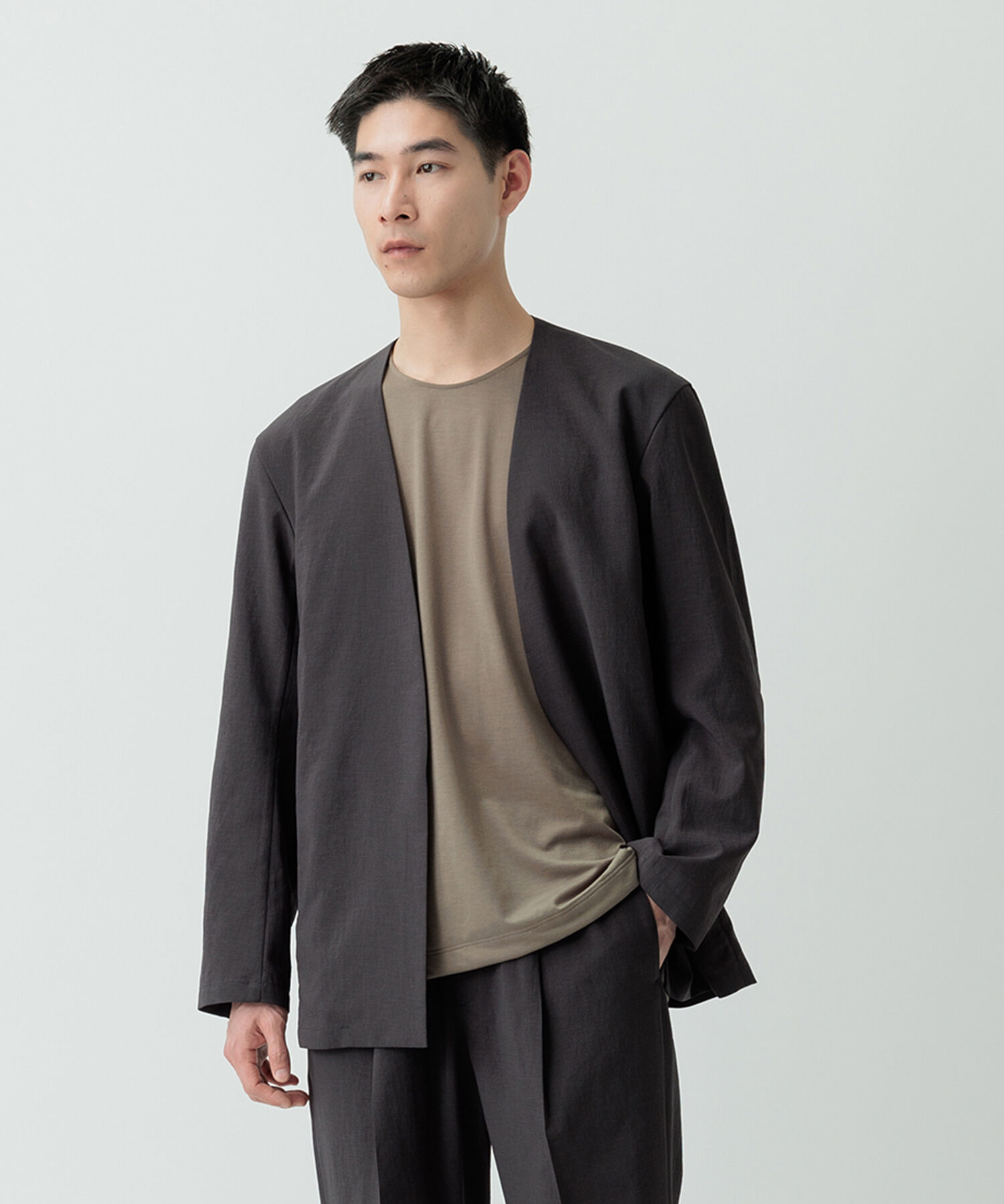 ADAM ET ROPE'「2点セット【RIRANCHA / リランチェ】セットアップ / ノーカラージャケット＆イージーパンツ / イージーケア」|スーツ|