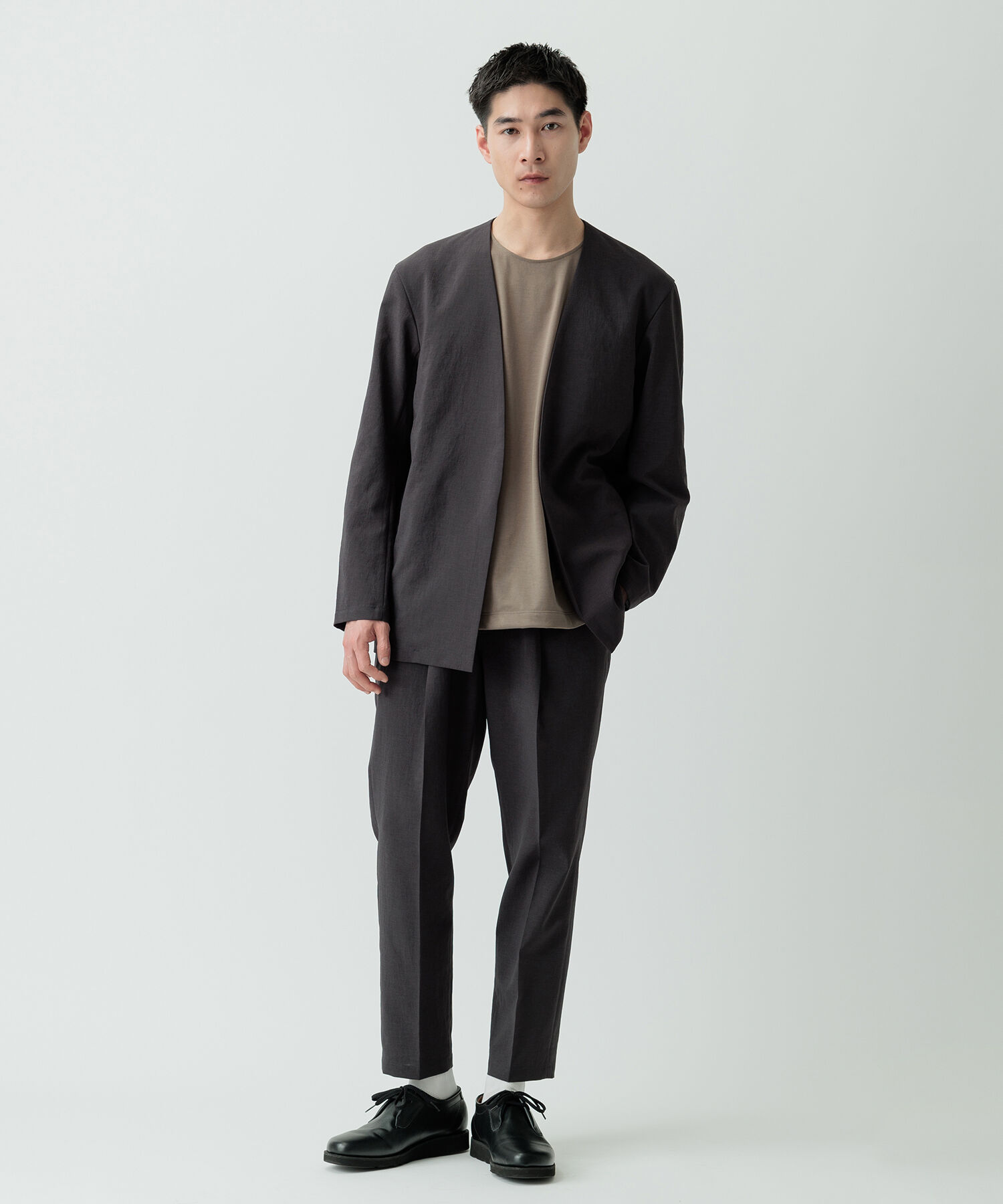 ADAM ET ROPE'「2点セット【RIRANCHA / リランチェ】セットアップ / ノーカラージャケット＆イージーパンツ / イージーケア」|スーツ|