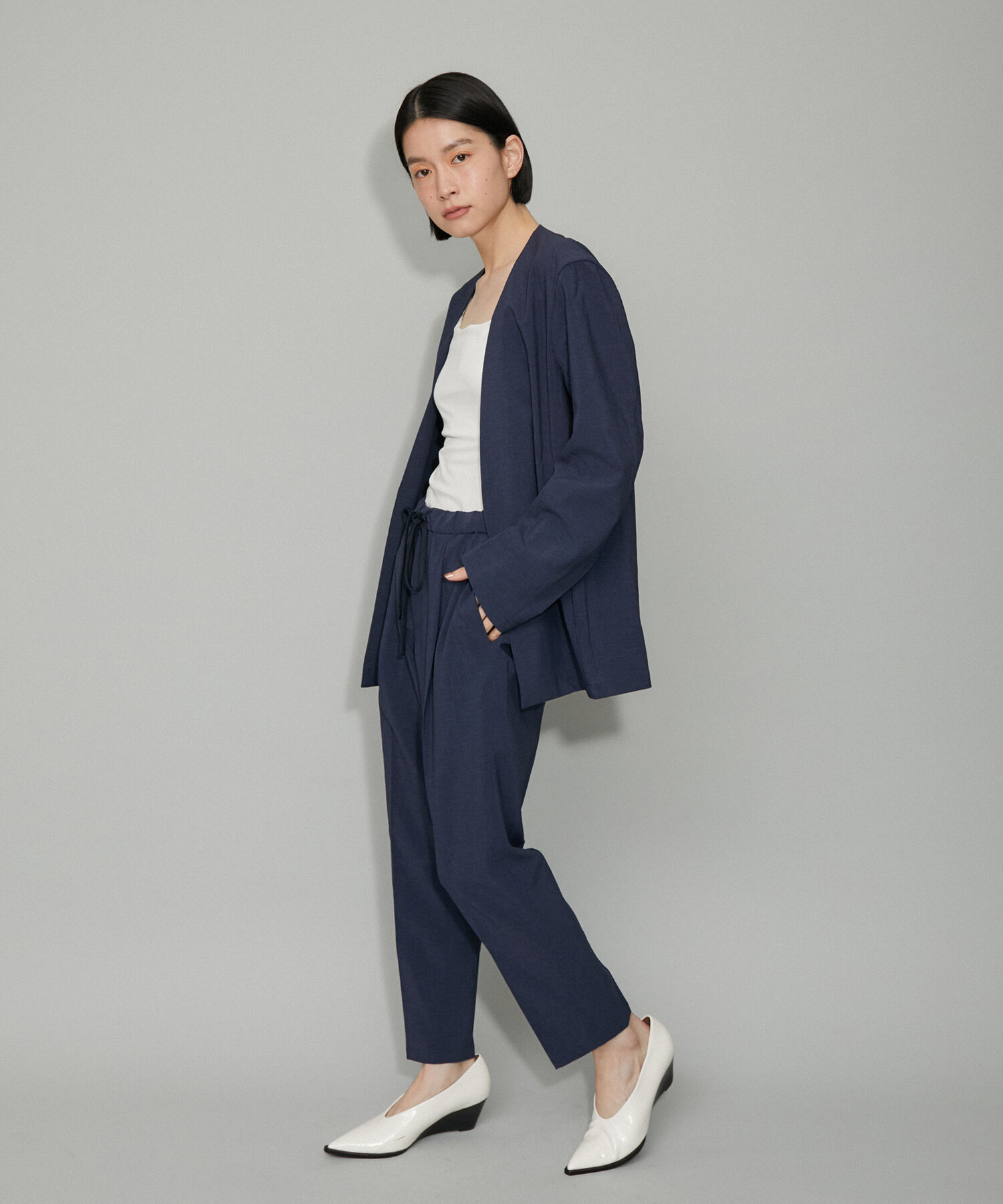 ADAM ET ROPE'「2点セット【RIRANCHA / リランチェ】セットアップ / ノーカラージャケット＆イージーパンツ / イージーケア」|スーツ|