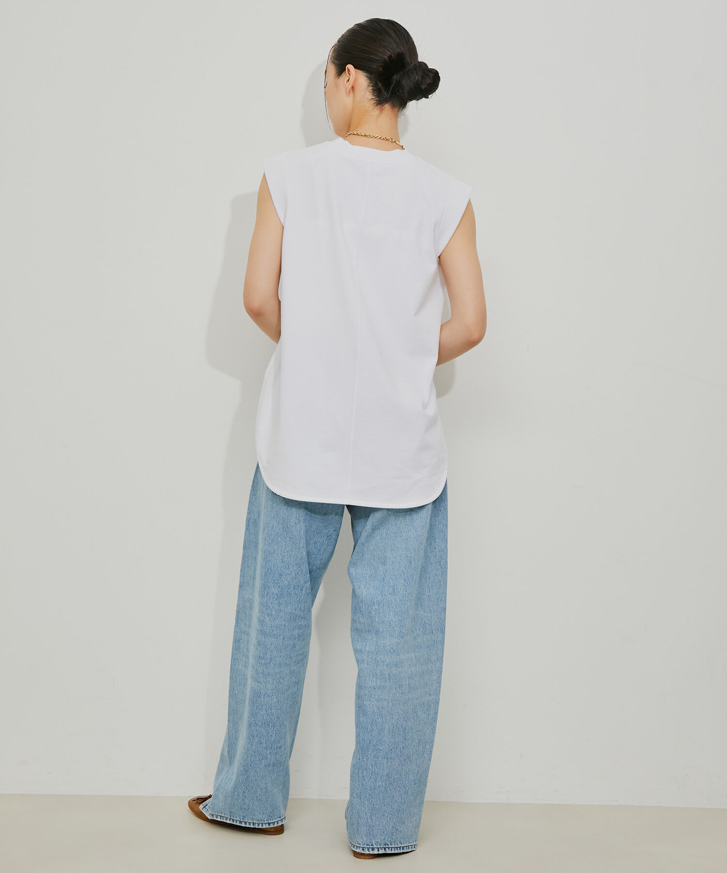 ADAM ET ROPE'「【洗える】ラウンドヘムノースリーブTEE」|Tシャツ・カットソー|