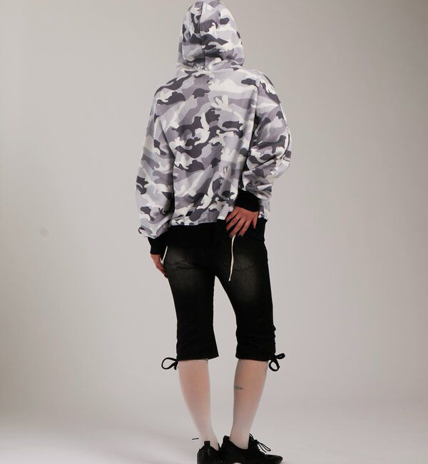  「【UNISEX】KOOKY'Nカモ柄ワッフルユリ紋章スタッズジップパーカー」|パーカー|