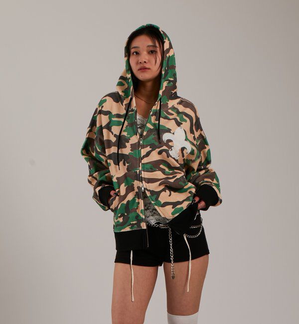  「【UNISEX】KOOKY'Nカモ柄ワッフルユリ紋章スタッズジップパーカー」|パーカー|