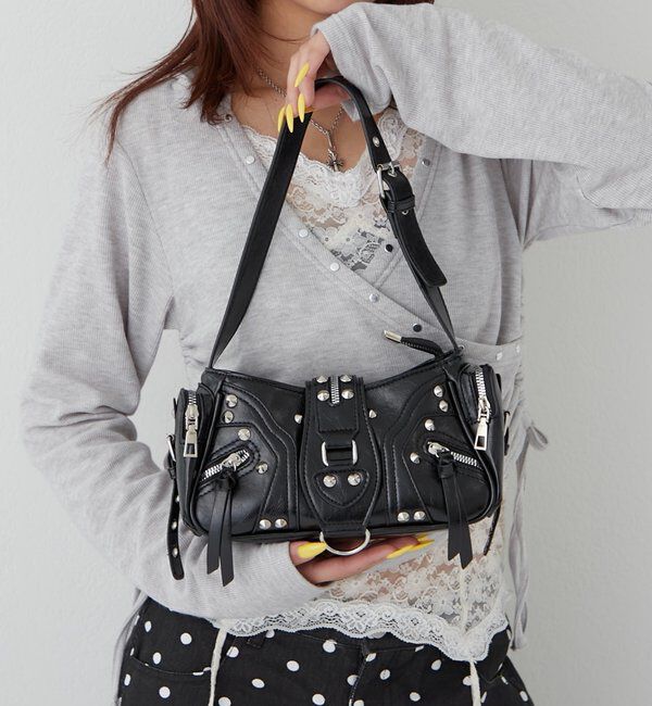  「【WEB限定】スタッズジップショルダーバッグ」|ショルダー・メッセンジャー|