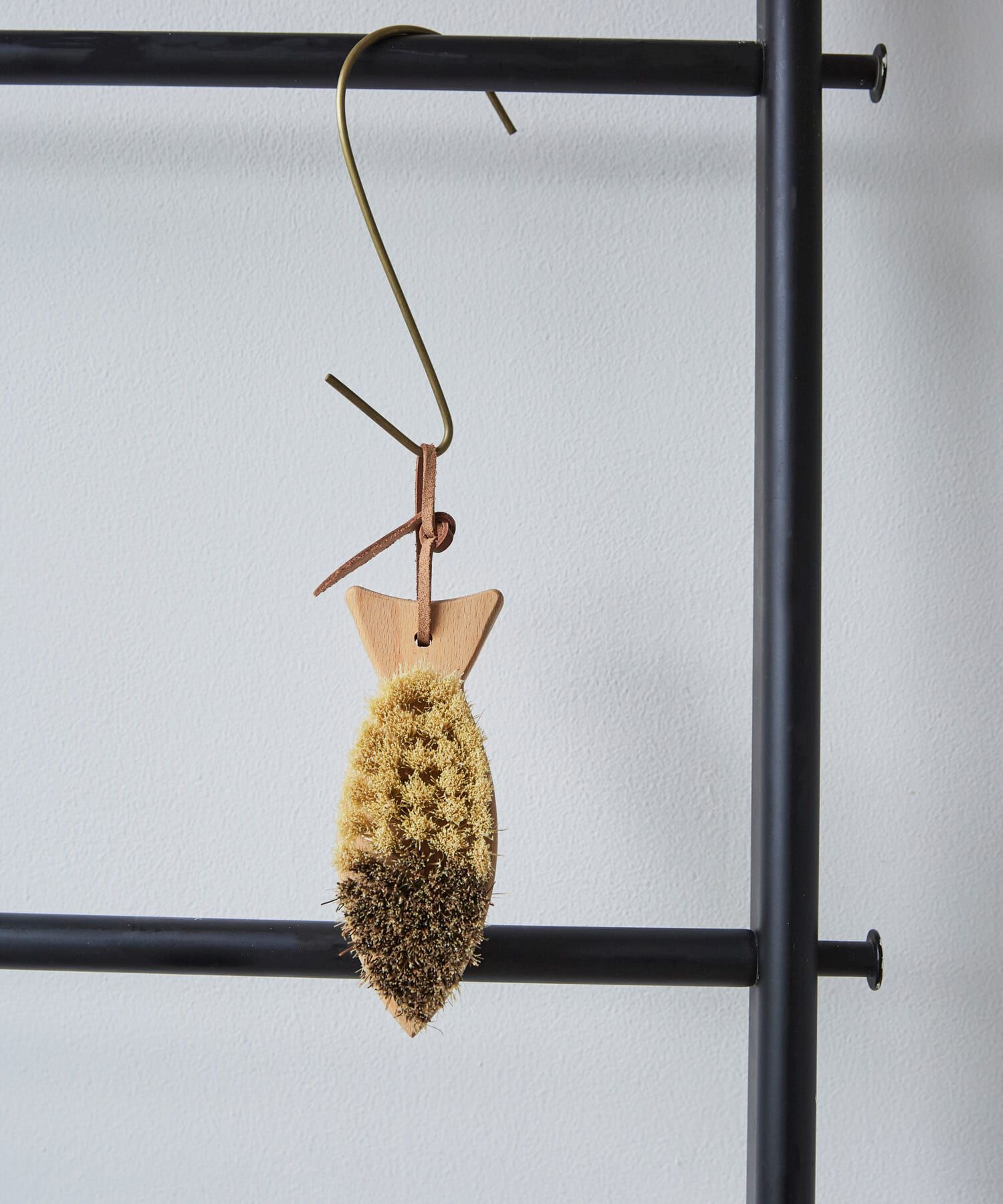 URBAN RESEARCH DOORS「REDECKER　魚型ベジタブルブラシ」|その他|