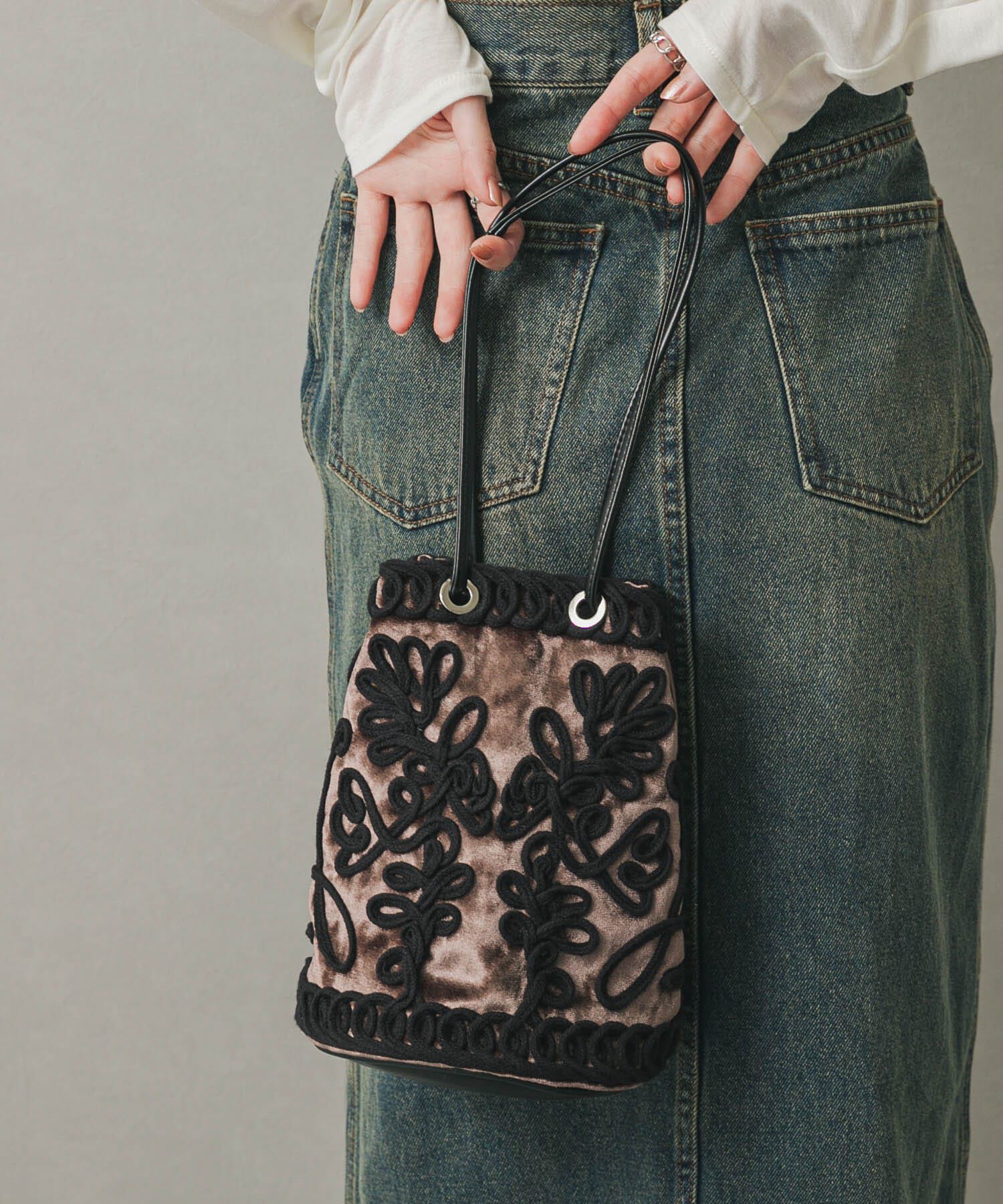 SENSE OF PLACE by URBAN RESEARCH「コードシシュウベロアバッグ」|ハンドバッグ|ブラウン