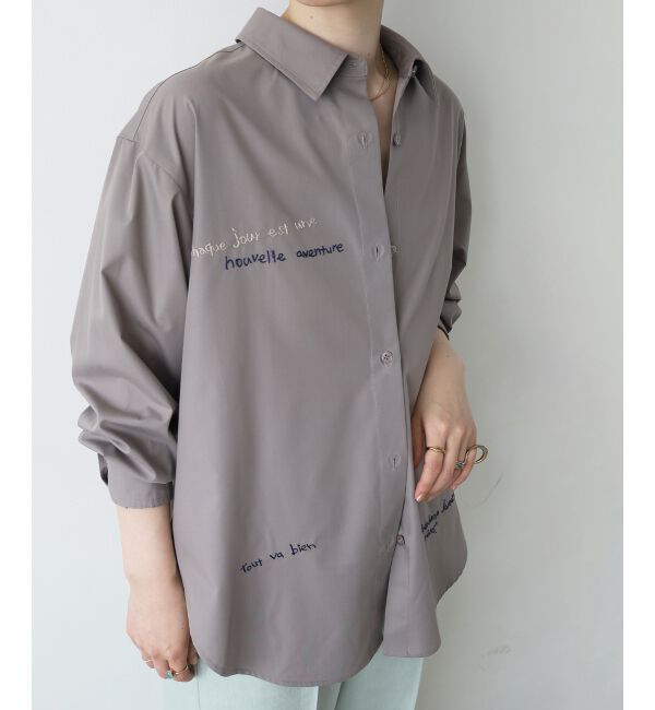  「《WEB限定アイテム》レタリング刺繍シャツ」|シャツ・ブラウス|