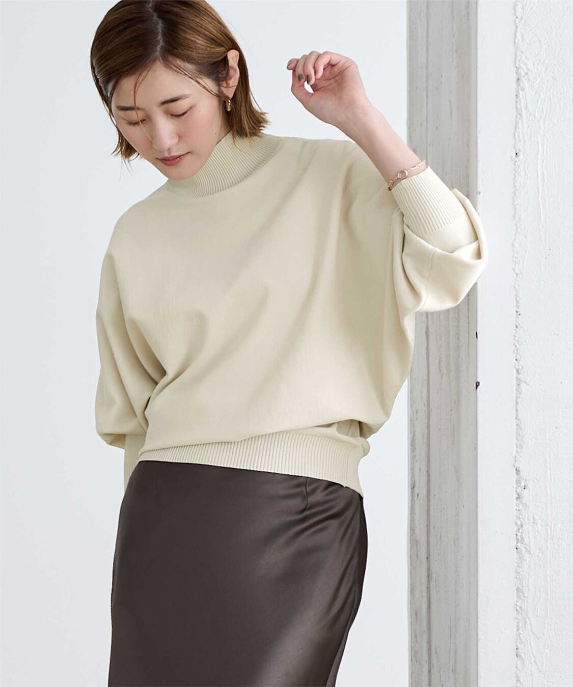 ur's「スポンディッシュハイネックドルマンスリーブニット」|ニット・セーター|アイボリー