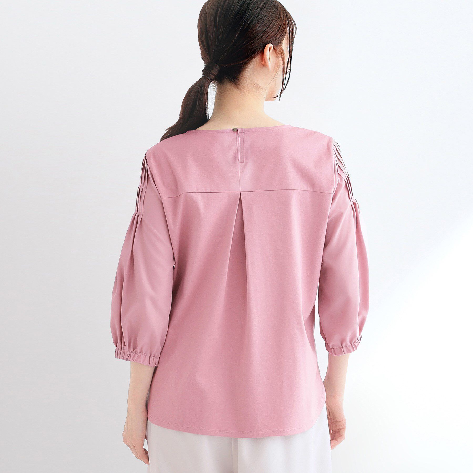 Reflect「【スカートにもパンツにも合わせやすい】キレイめTブラウス」|シャツ・ブラウス|