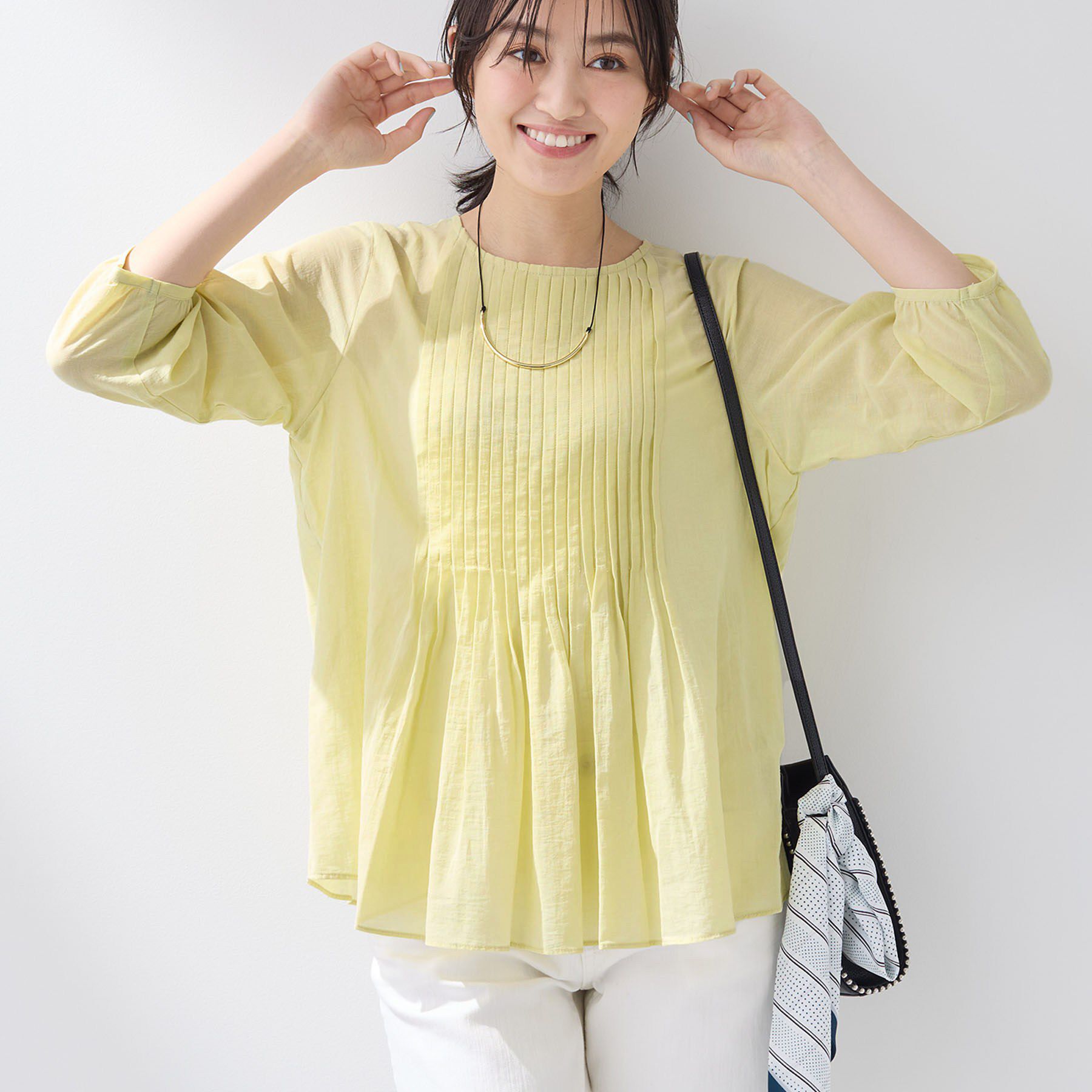 INDIVI「【コットン100％】タックシアーブラウス」|シャツ・ブラウス|ライトグリーン(02