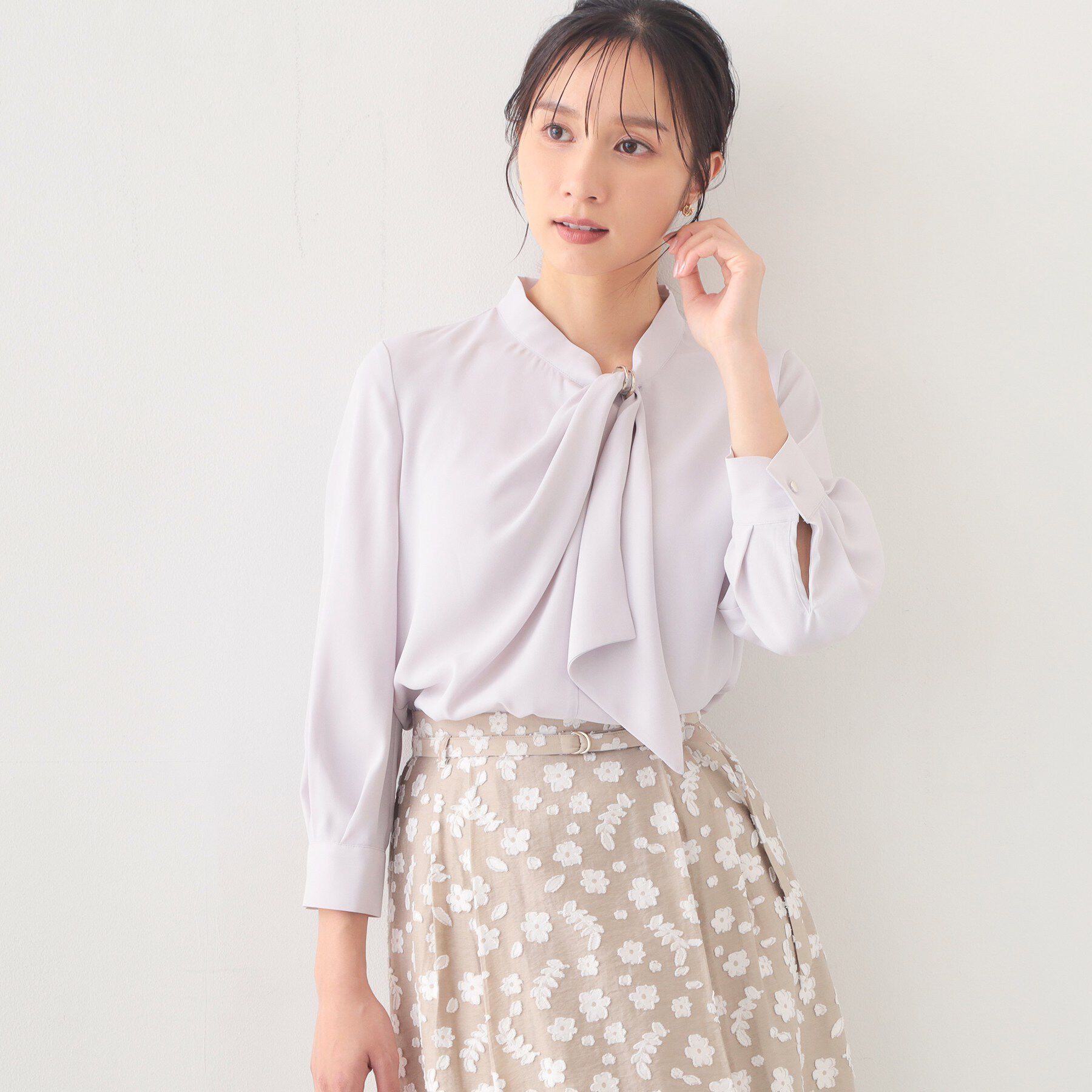 index「アシメドレープボウタイブラウス【洗濯機OK/イージーアイロン】」|シャツ・ブラウス|