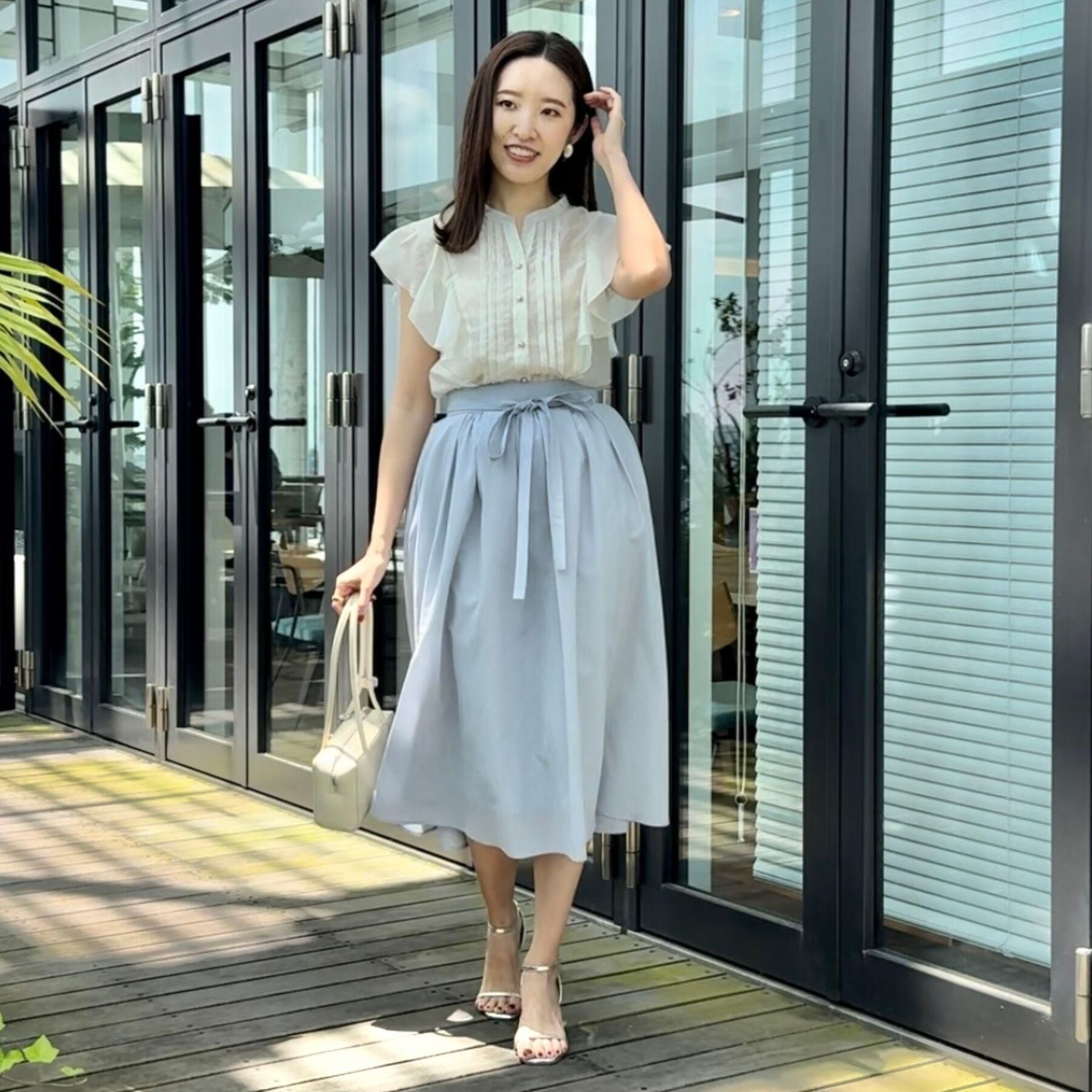 Couture broach「【洗える・オシャレな透け感】タックデザインフレア袖シアーブラウス」|シャツ・ブラウス|