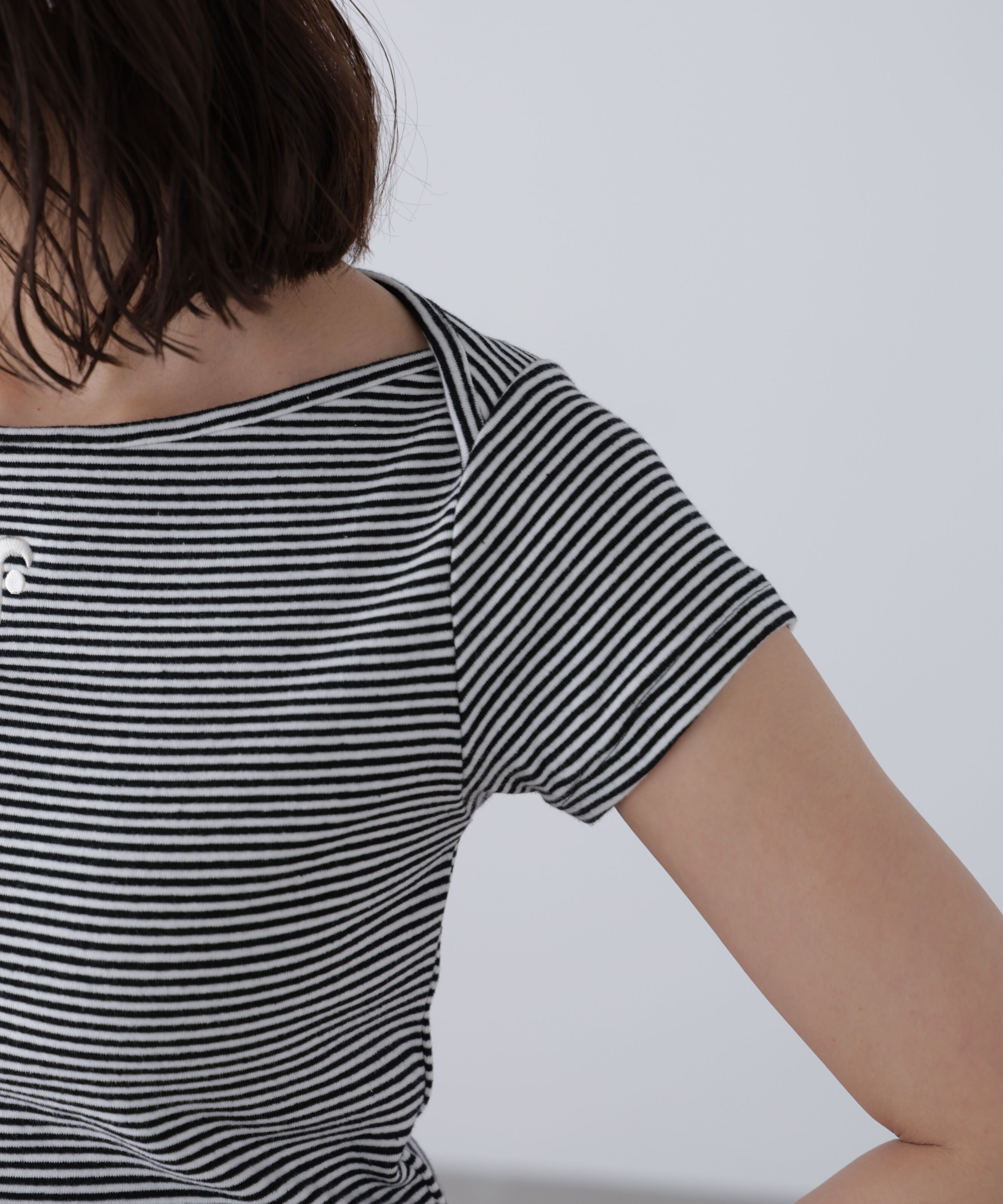  「ワンポイント刺繍ボートネックカットソー」|Tシャツ・カットソー|