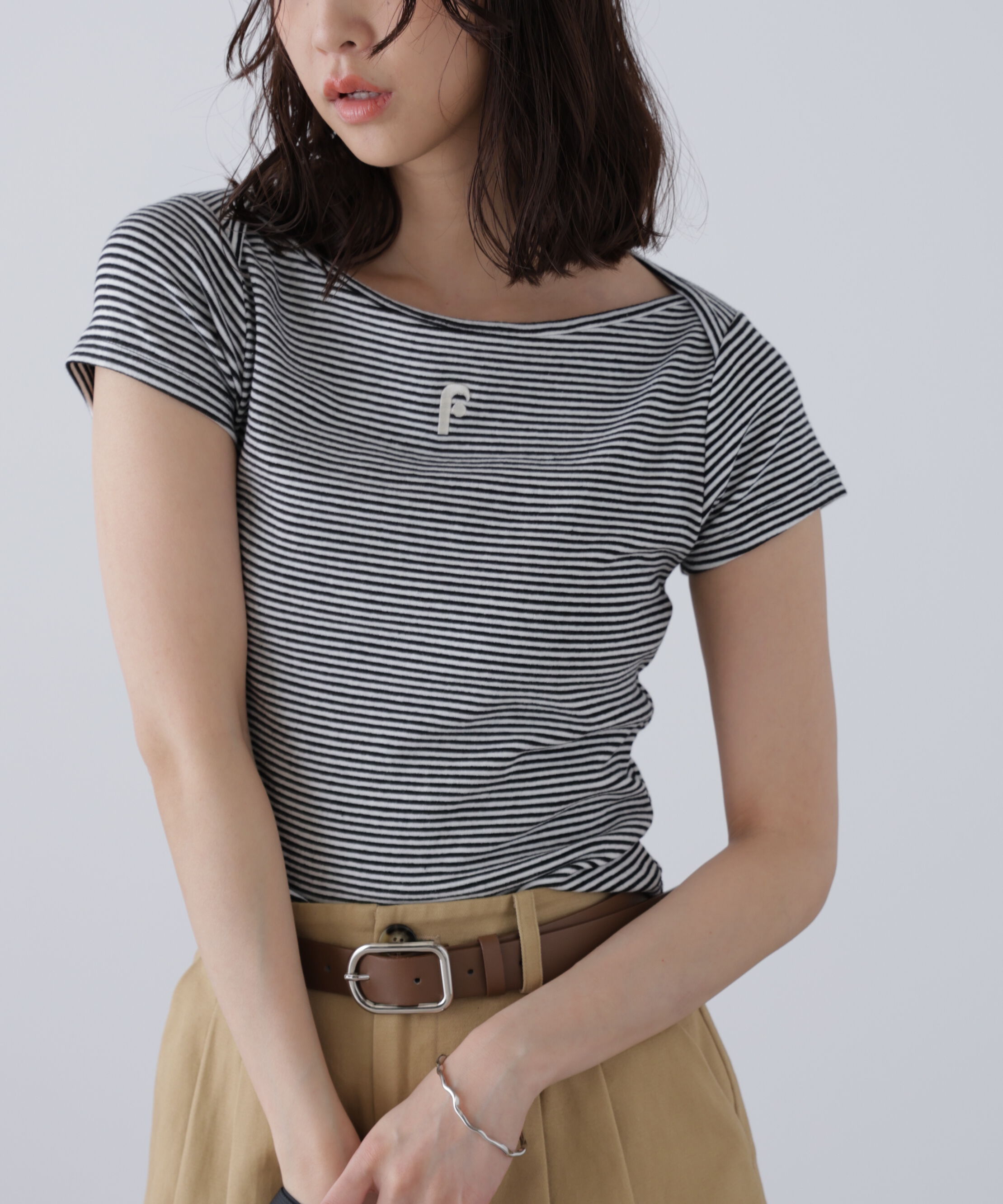  「ワンポイント刺繍ボートネックカットソー」|Tシャツ・カットソー|