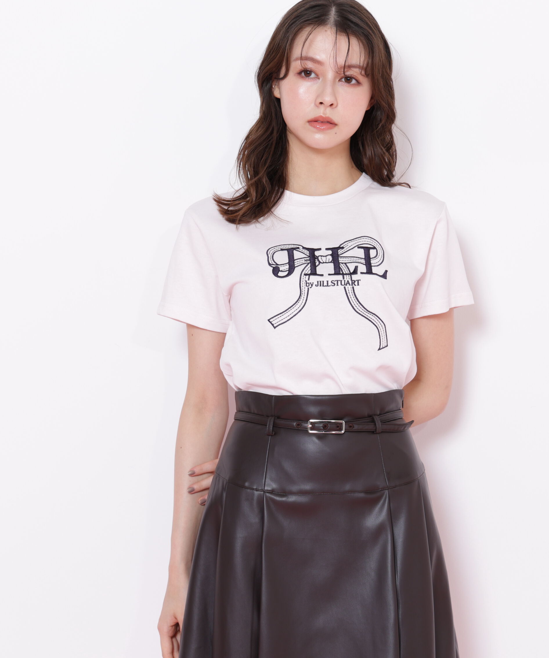  「ビッグリボンロゴ刺繍Tシャツ」|Tシャツ・カットソー|