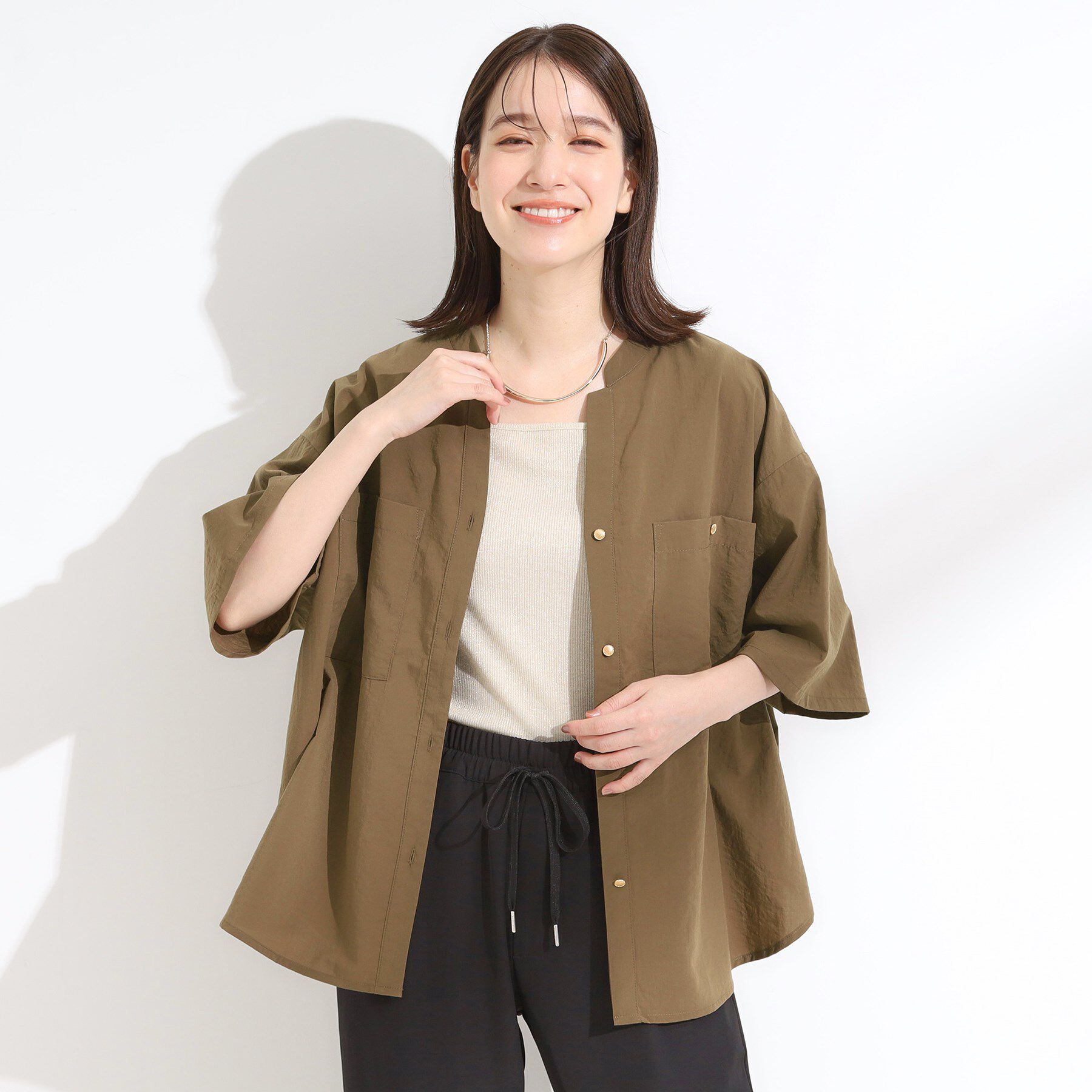 SHOO･LA･RUE「【S-LL】大人の抜け感 ビックポケット Vネックシャツ」|シャツ・ブラウス|