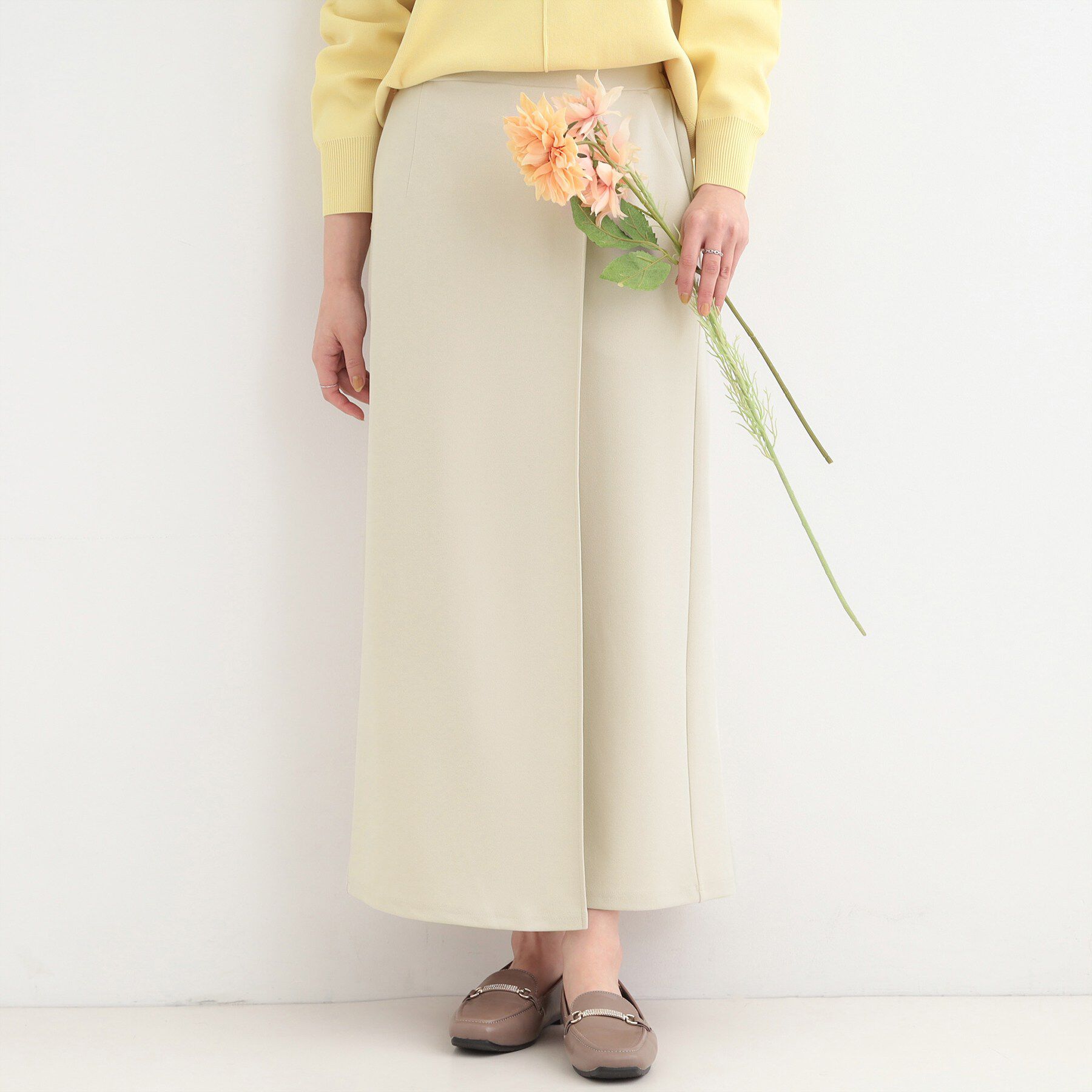 SHOO･LA･RUE「【洗濯機可/S-LL】腰まわりを自然にカバーする ラップ風ナロースカート」|スカート|グレージュ(050)