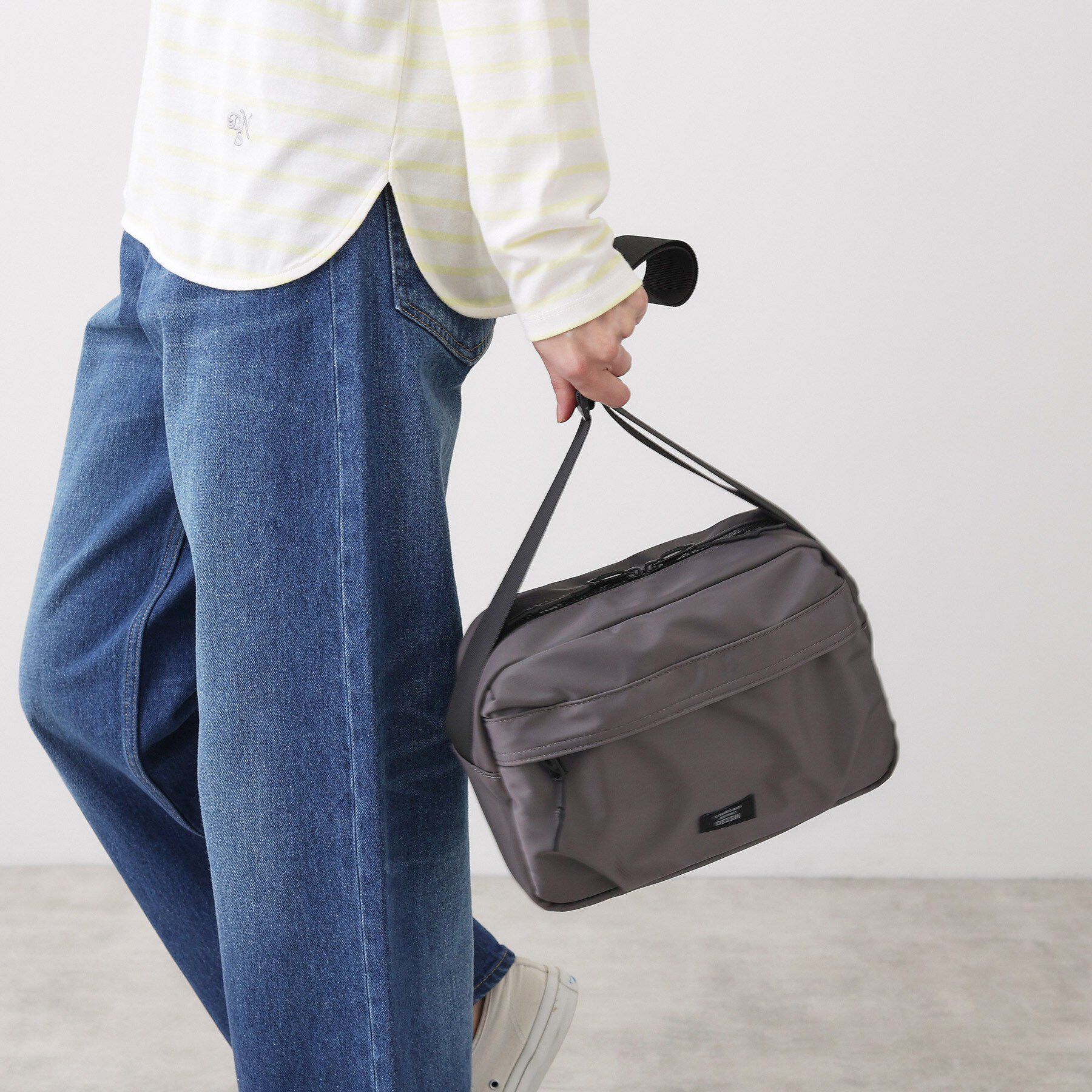 Dessin「【ユニセックス/軽量】ポリエステルショルダーバッグ」|ショルダー・メッセンジャー|チャコールグレー(0