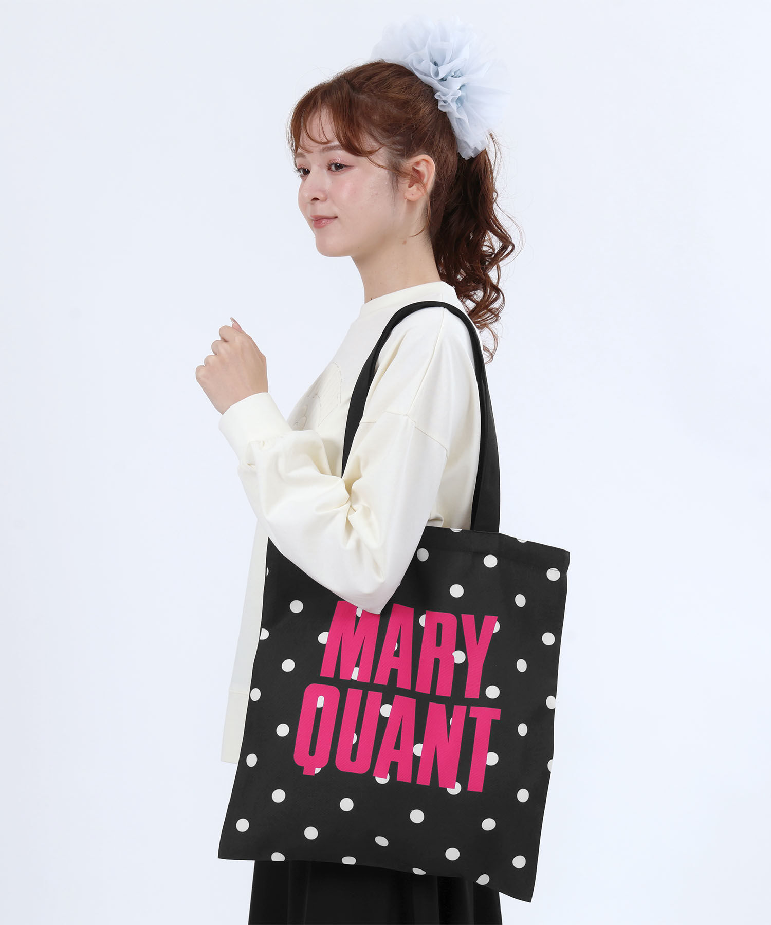 MARY QUANT「ポリキャンバスロゴ トート」|トートバッグ|ブラック&times;ピンク