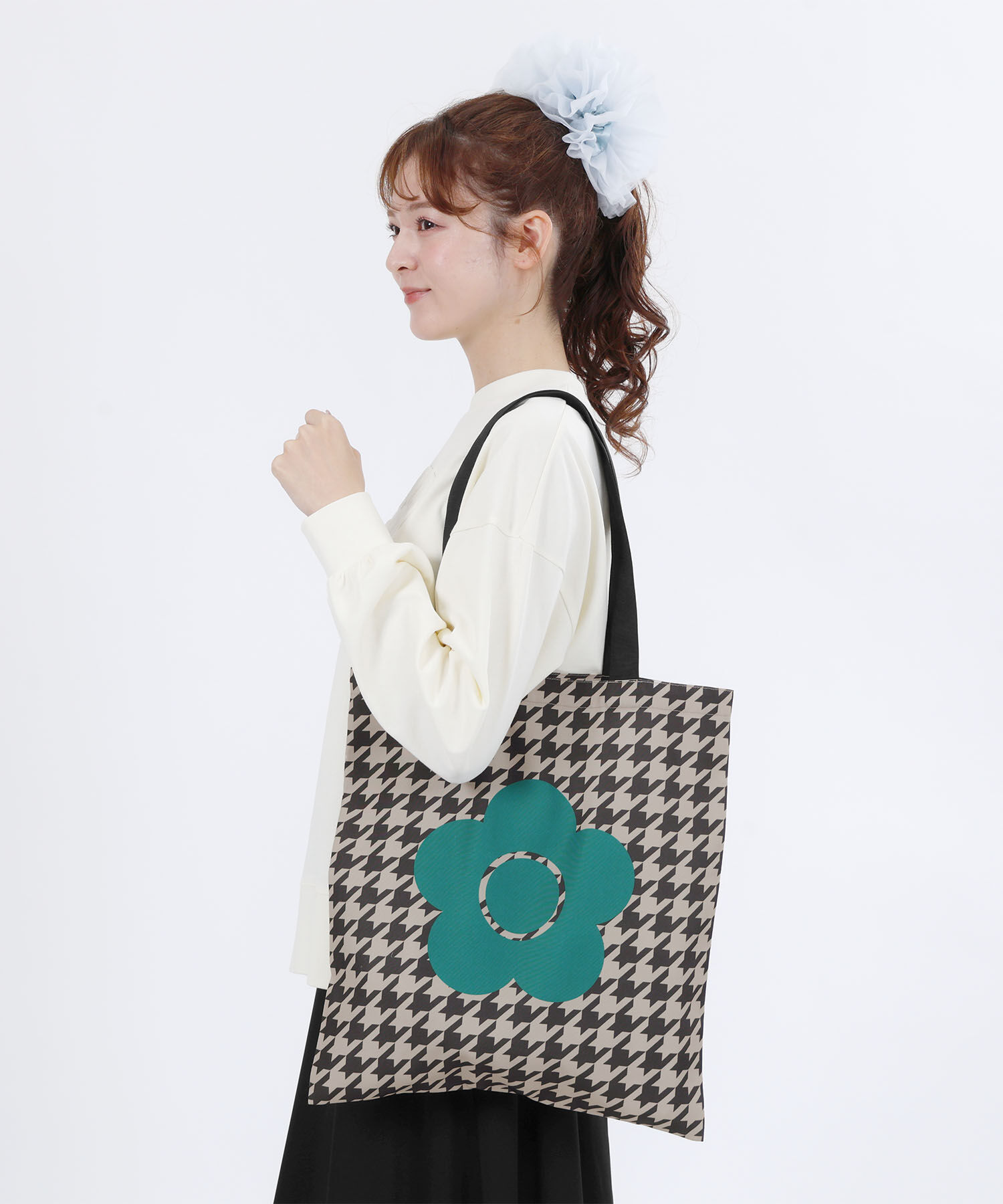 MARY QUANT「ポリキャンバスロゴ トート」|トートバッグ|ベージュ