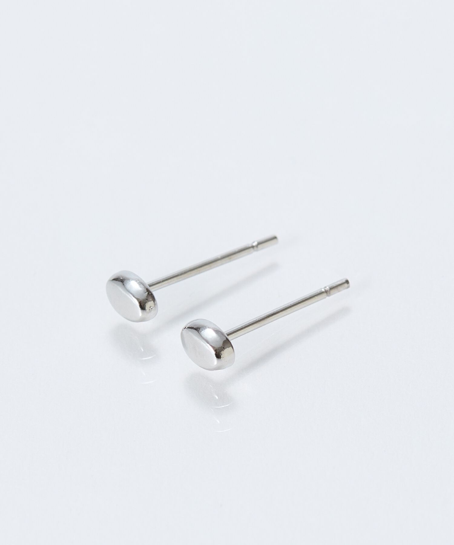 Phoebe「【金属アレルギー対応】メタルビーンズピアス　シルバー/サージカルステンレス」|ピアス|