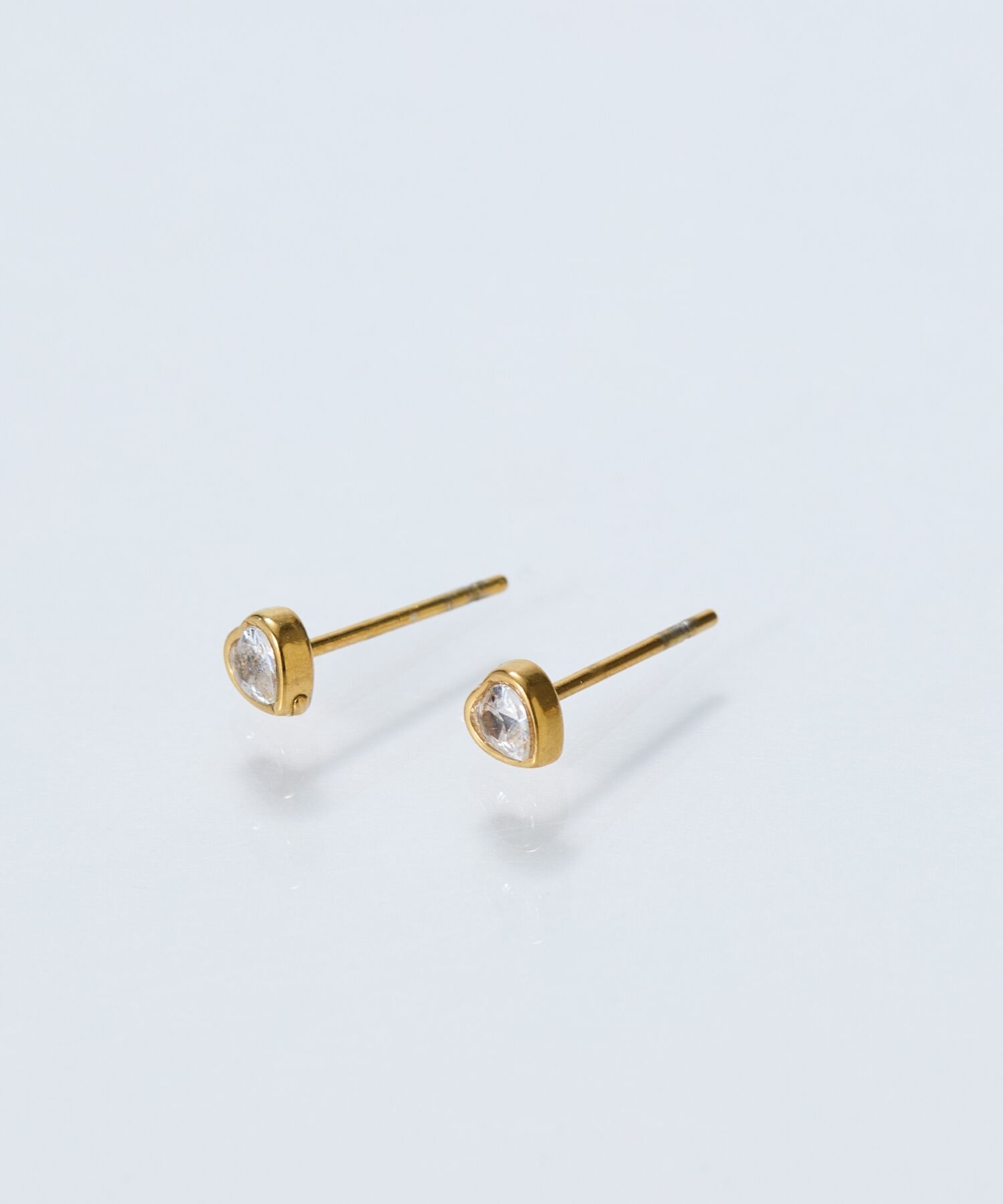 Phoebe「【金属アレルギー対応】ジュエルハートピアス　ゴールド/サージカルステンレス」|ピアス|