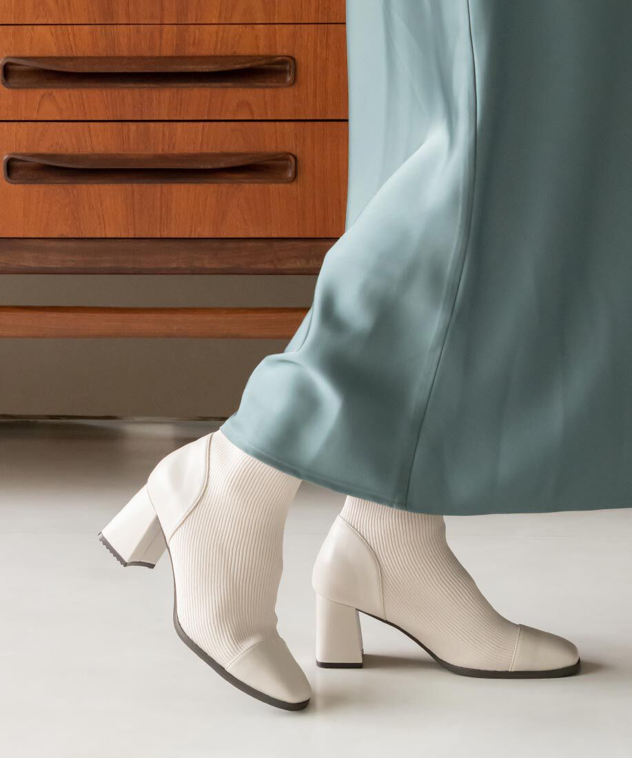  「ストレッチ チャンキーヒールニットブーツ」|ショートブーツ|アイボリー