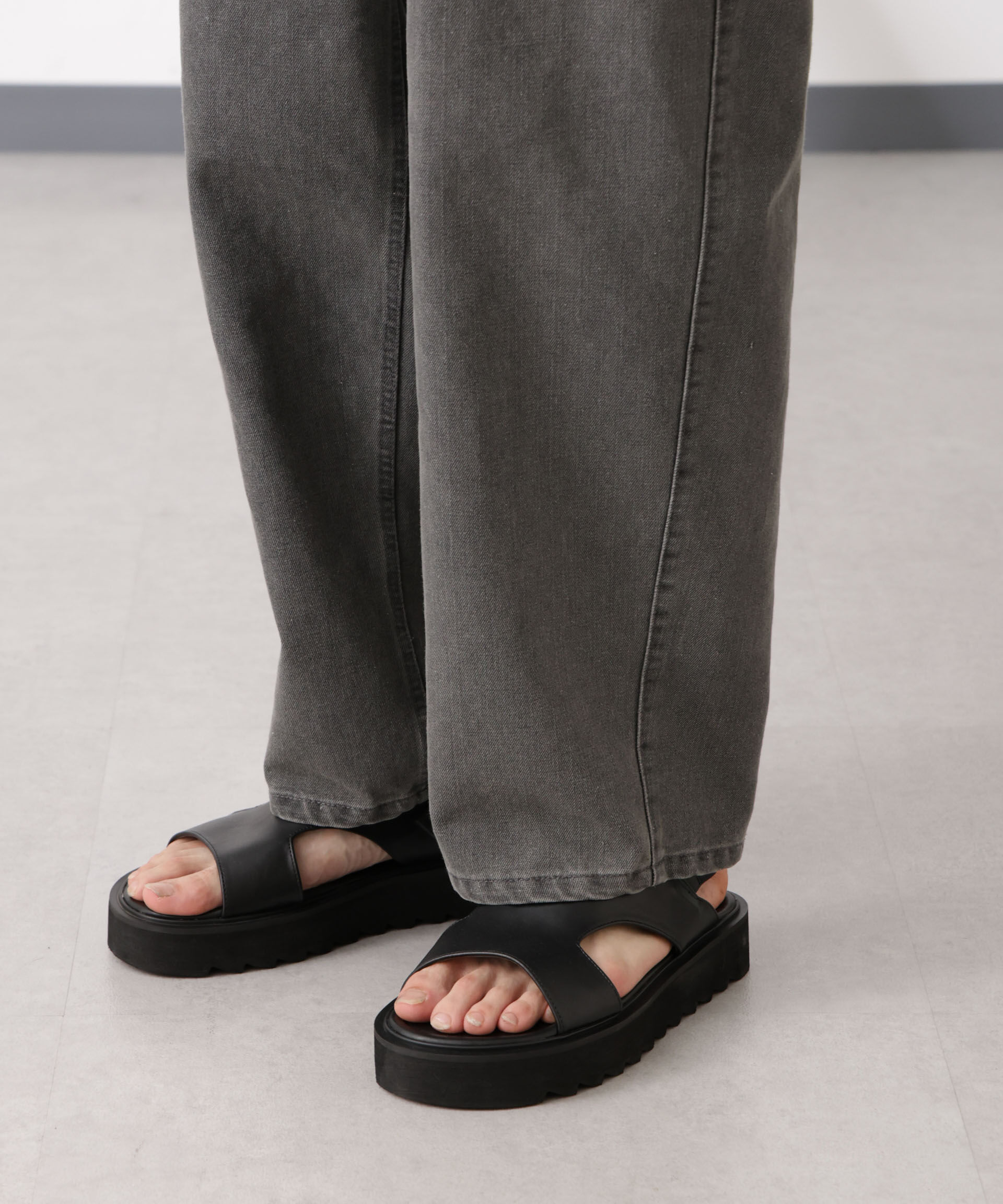  「ライトウェイトストラップサンダル」|サンダル|