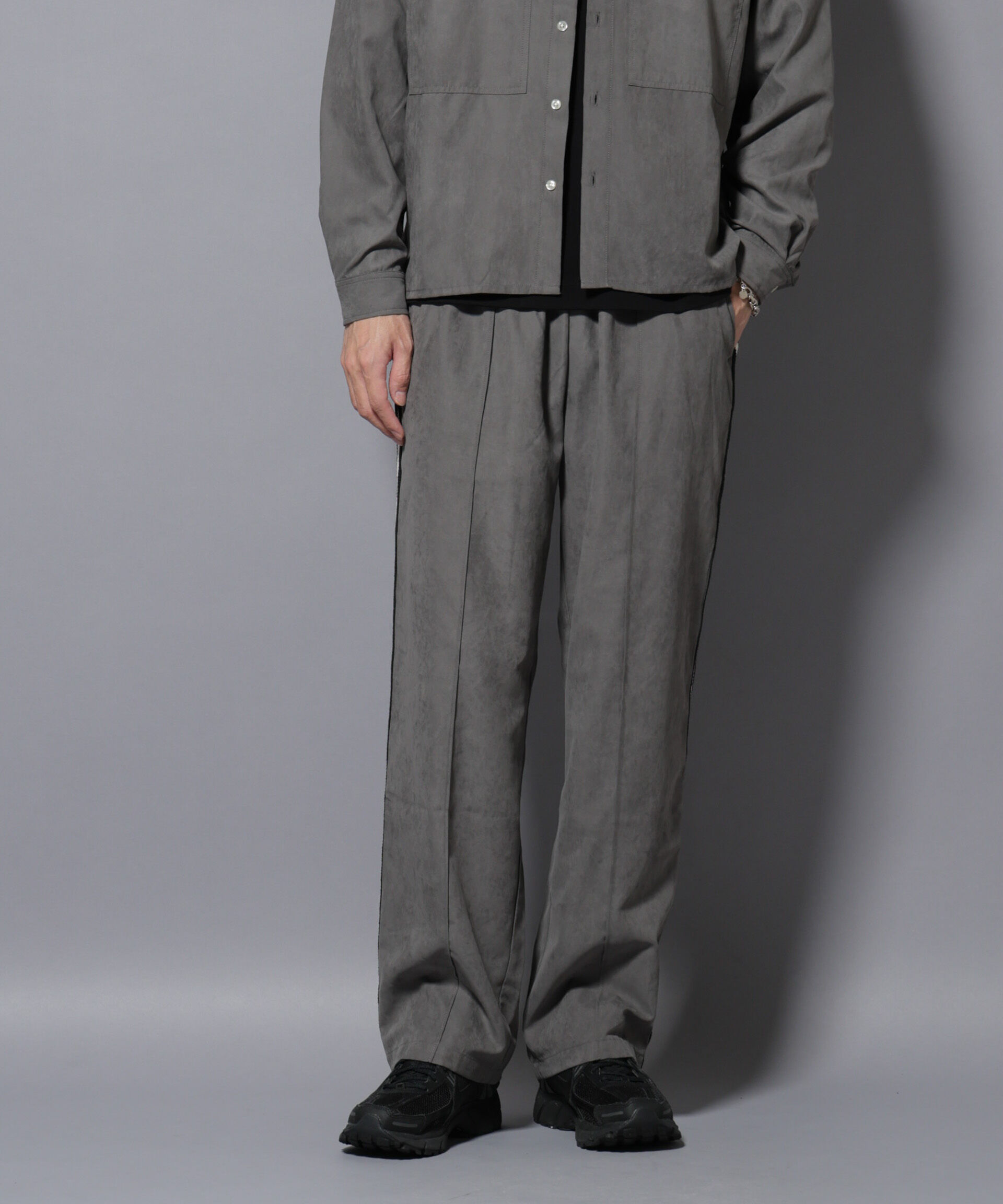 nano･universe「NORMANBROS別注 トラックパンツ」|チノ|グレー