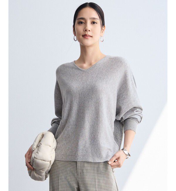 自由区「【カタログ掲載】ファインウールカシミヤドルマンシルエット ニット」|ニット・セーター|グレー系