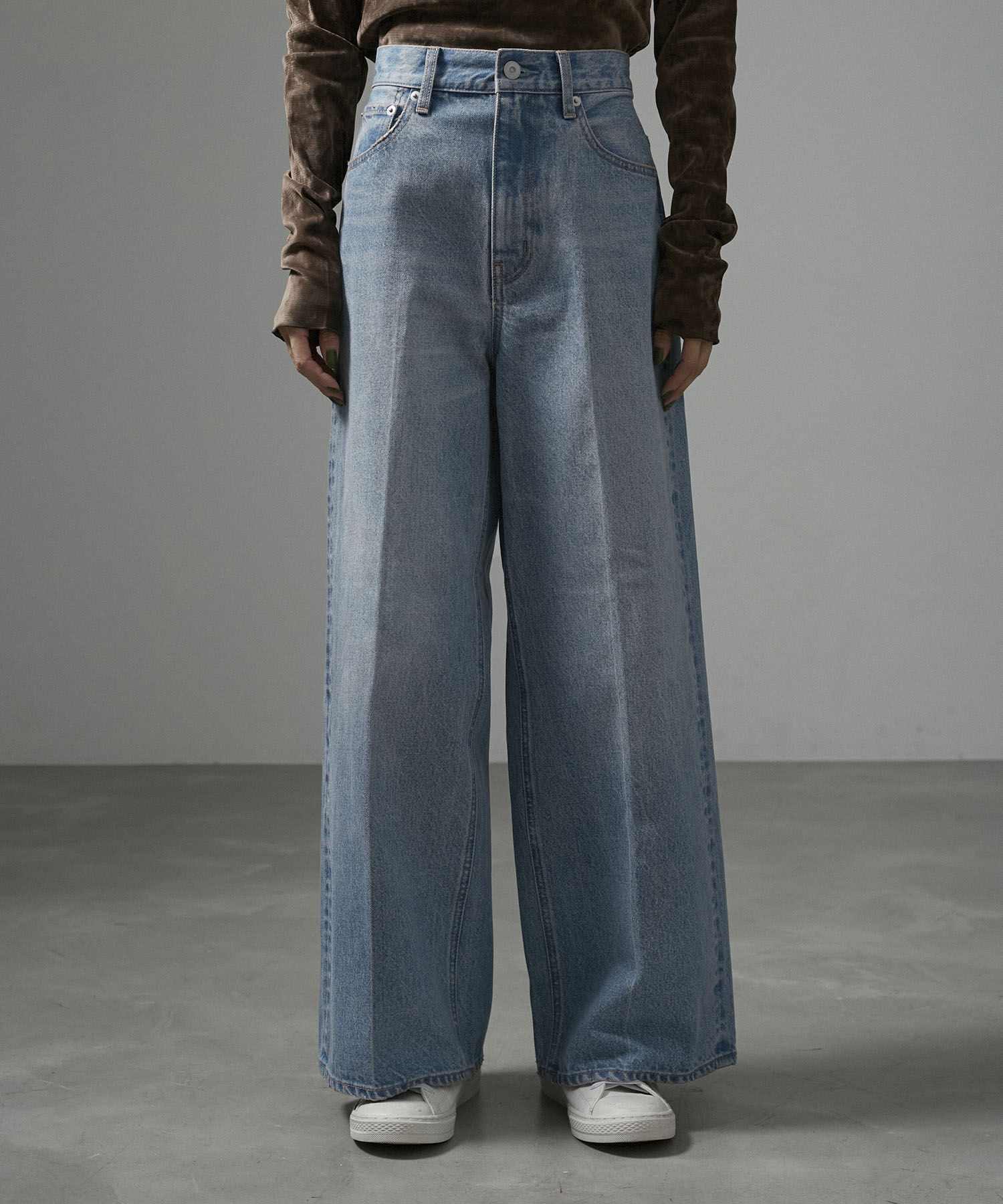 SALON adam et rope'「センタープレスバギーデニム」|デニム|