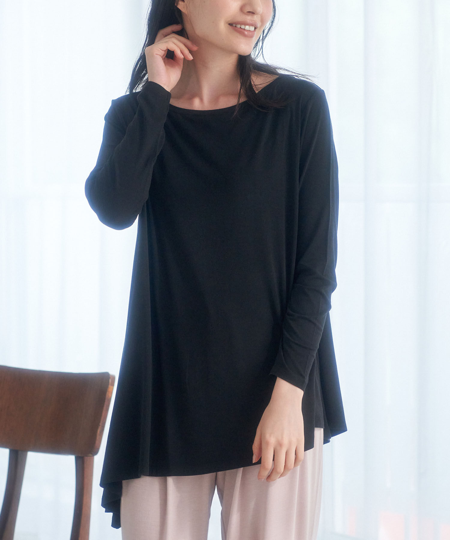 Rope&rsquo;Picnic「【セットアップ対応】ソフトリッチ天竺アシメヘムフレアトップス」|Tシャツ・カットソー|ブラック(01)