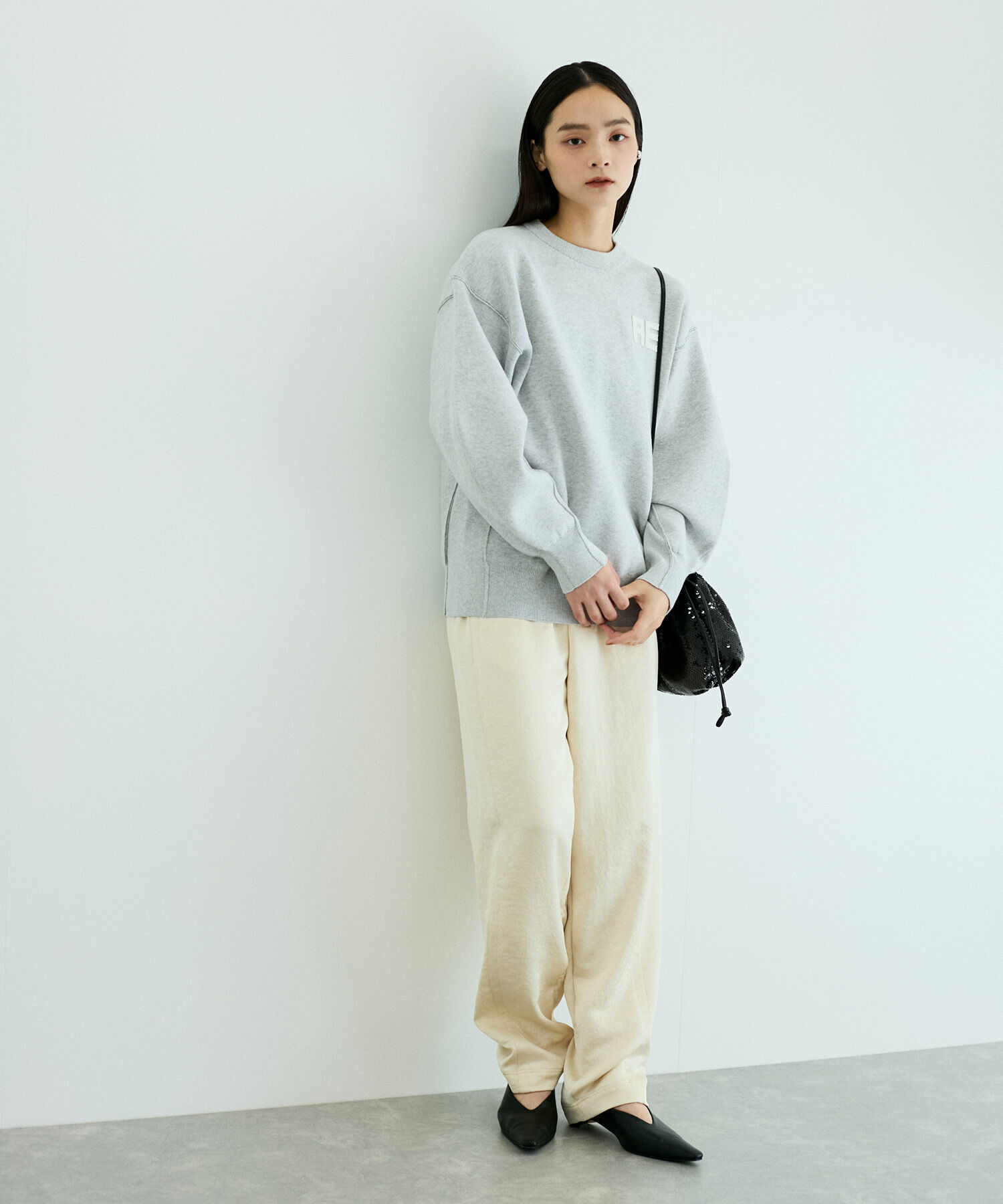 ADAM ET ROPE'「【サステナブル・洗える】フェルト刺しゅうニットプルオーバー」|ニット・セーター|