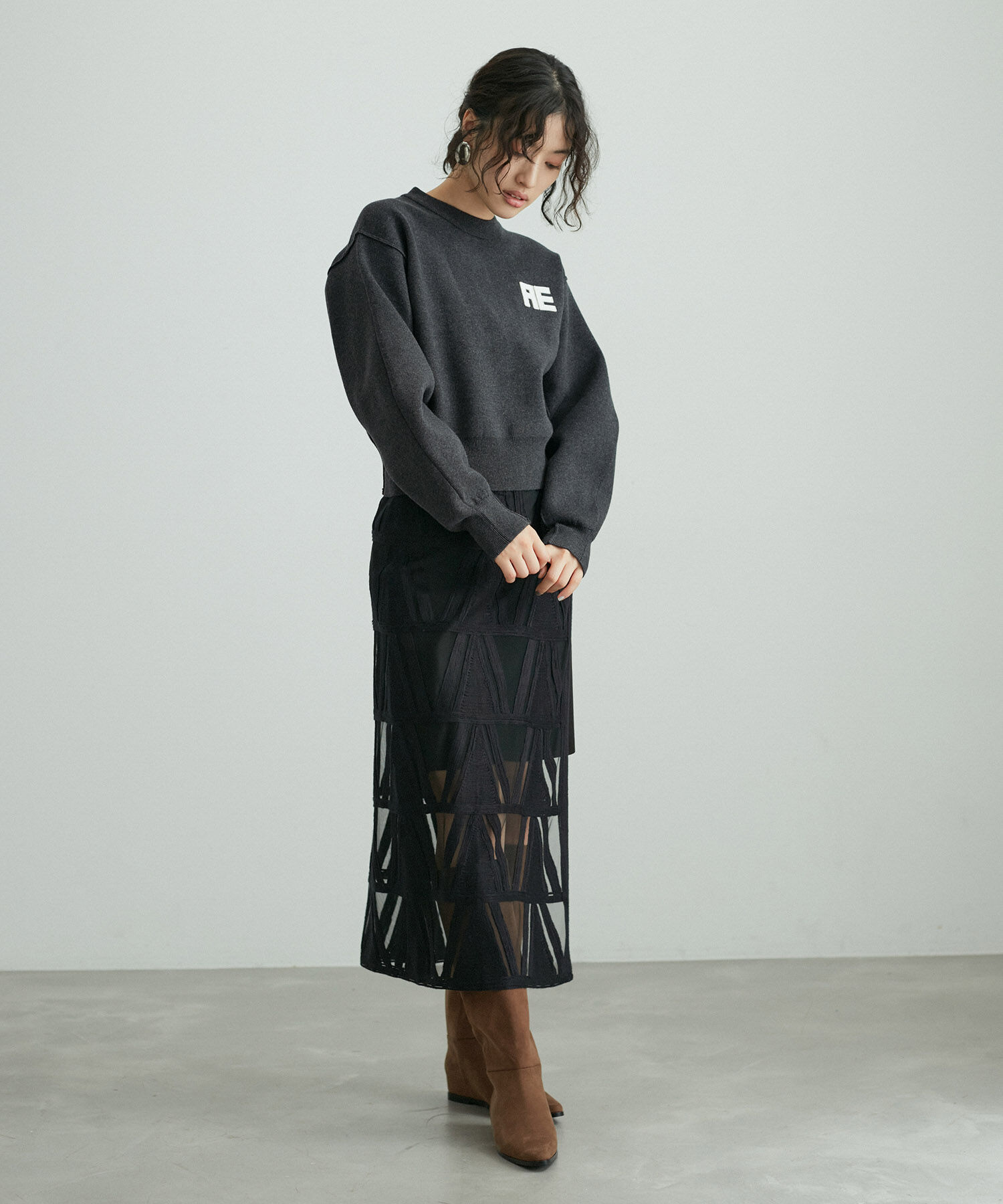 ADAM ET ROPE'「【サステナブル・洗える】フェルト刺しゅうニットプルオーバー」|ニット・セーター|