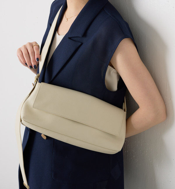  「【牛革/２WAY/500mlペットボトル収納可】シュリンクリンショルダーバッグ」|ショルダー・メッセンジャー|オフホワイト