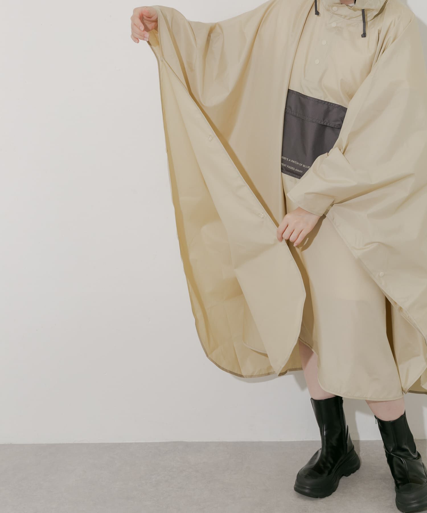 SMELLY「Wpc.　ユニセックス バイカラーパッカブルポンチョ」|ポンチョ・ケープ|