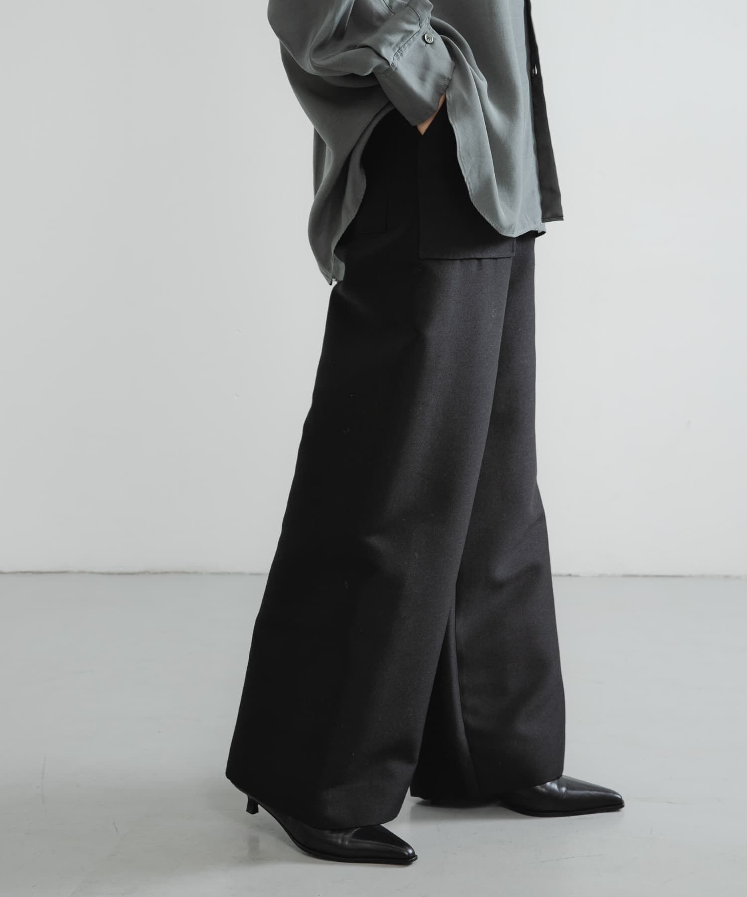 URBAN RESEARCH「new basic　WOOL SILK WIDE PANTS」|その他|