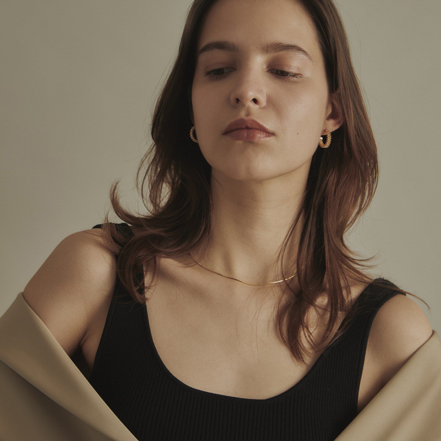 COCOSHNIK「K18ハニーカットボールフープ スタッドピアス」|ピアス|